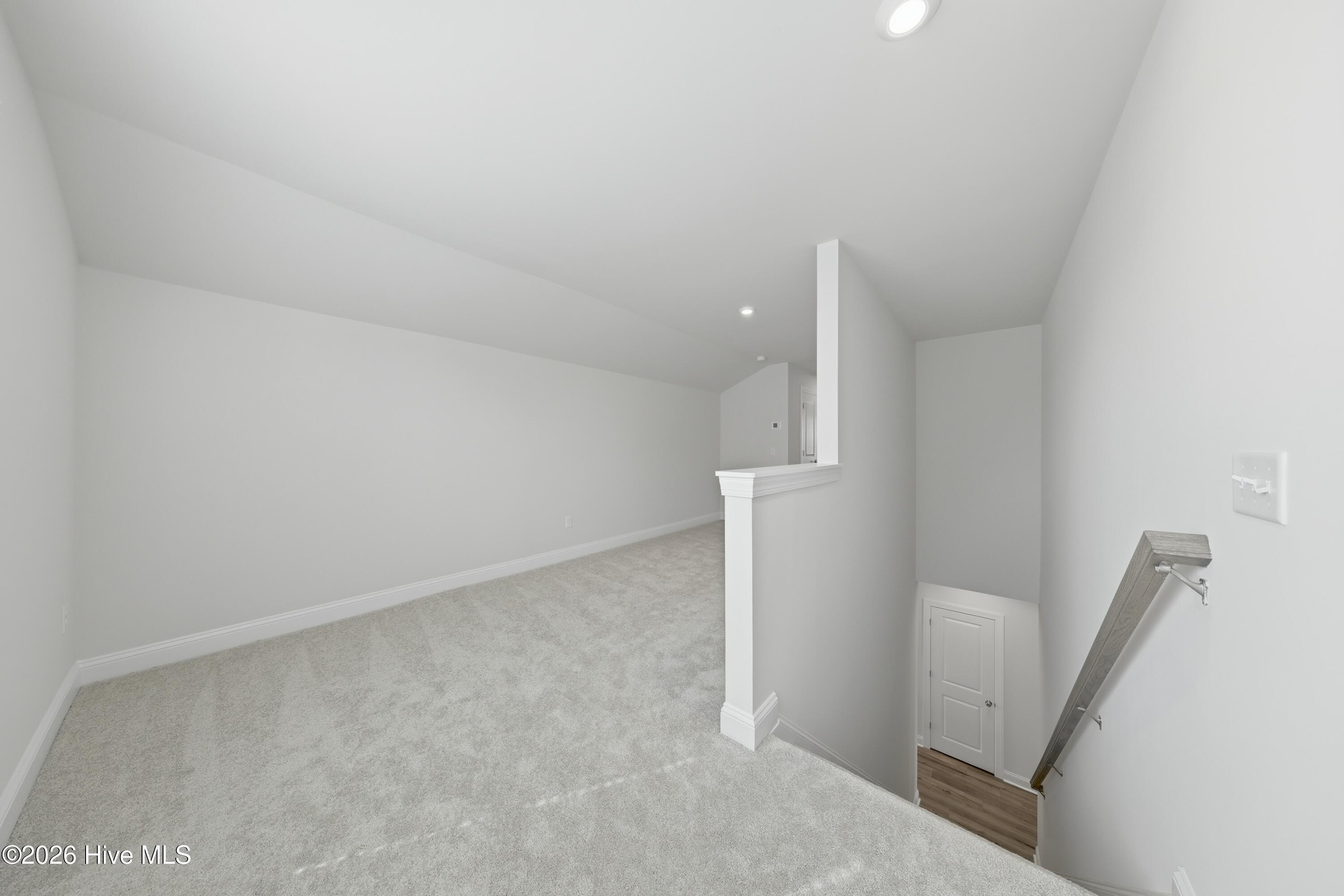 100563139 | Photo 38