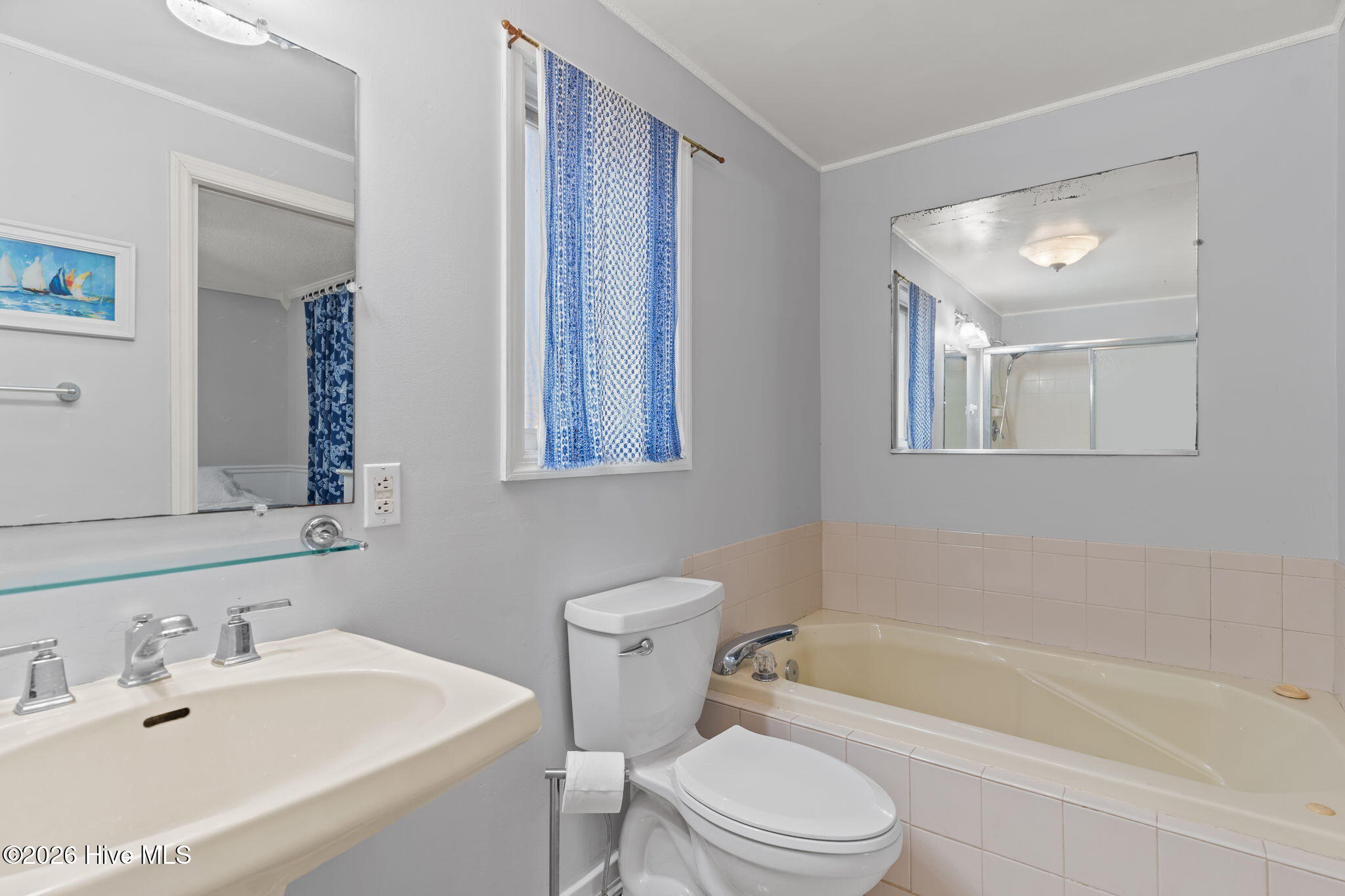 100556876 | Photo 25