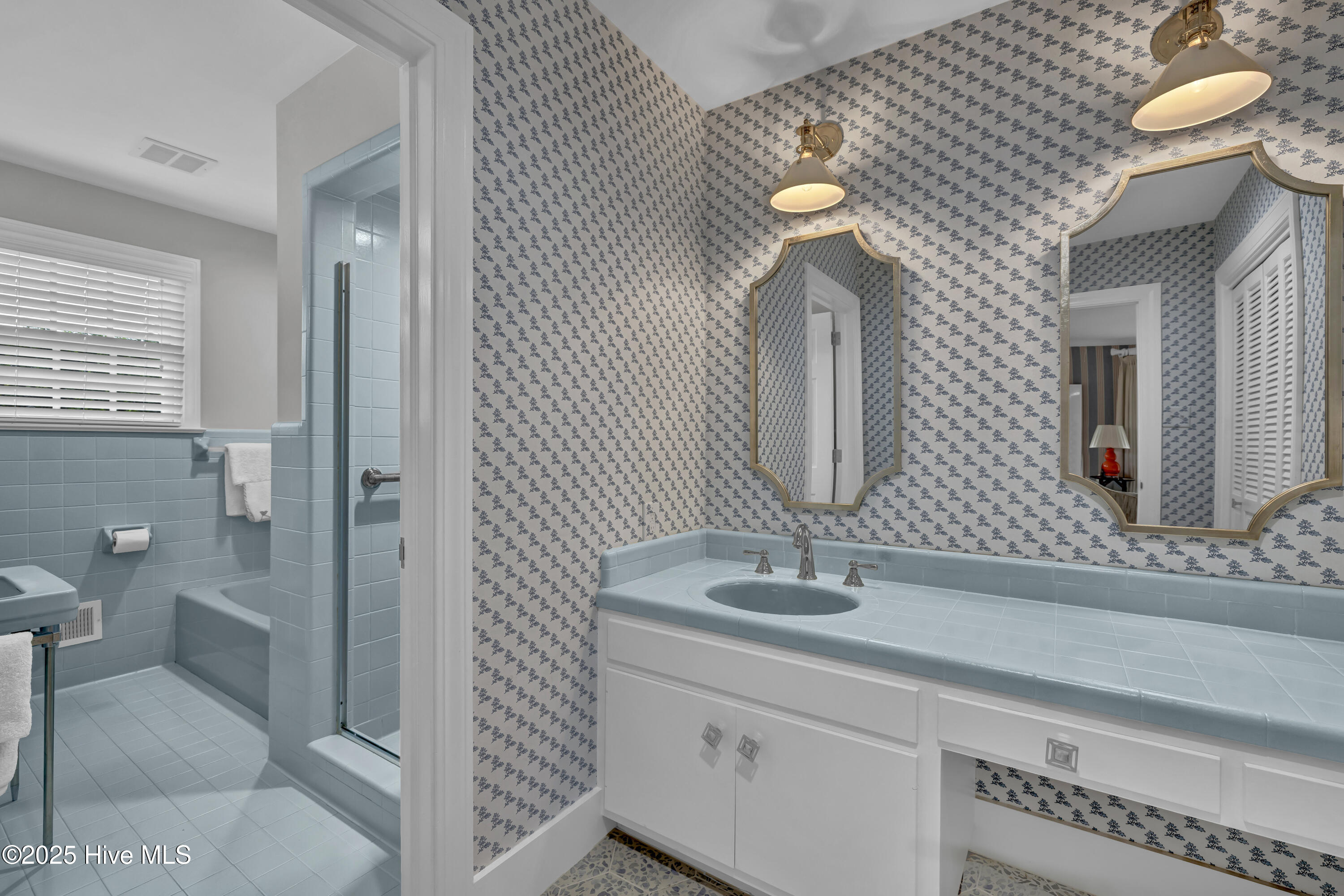 100519719 | Photo 30