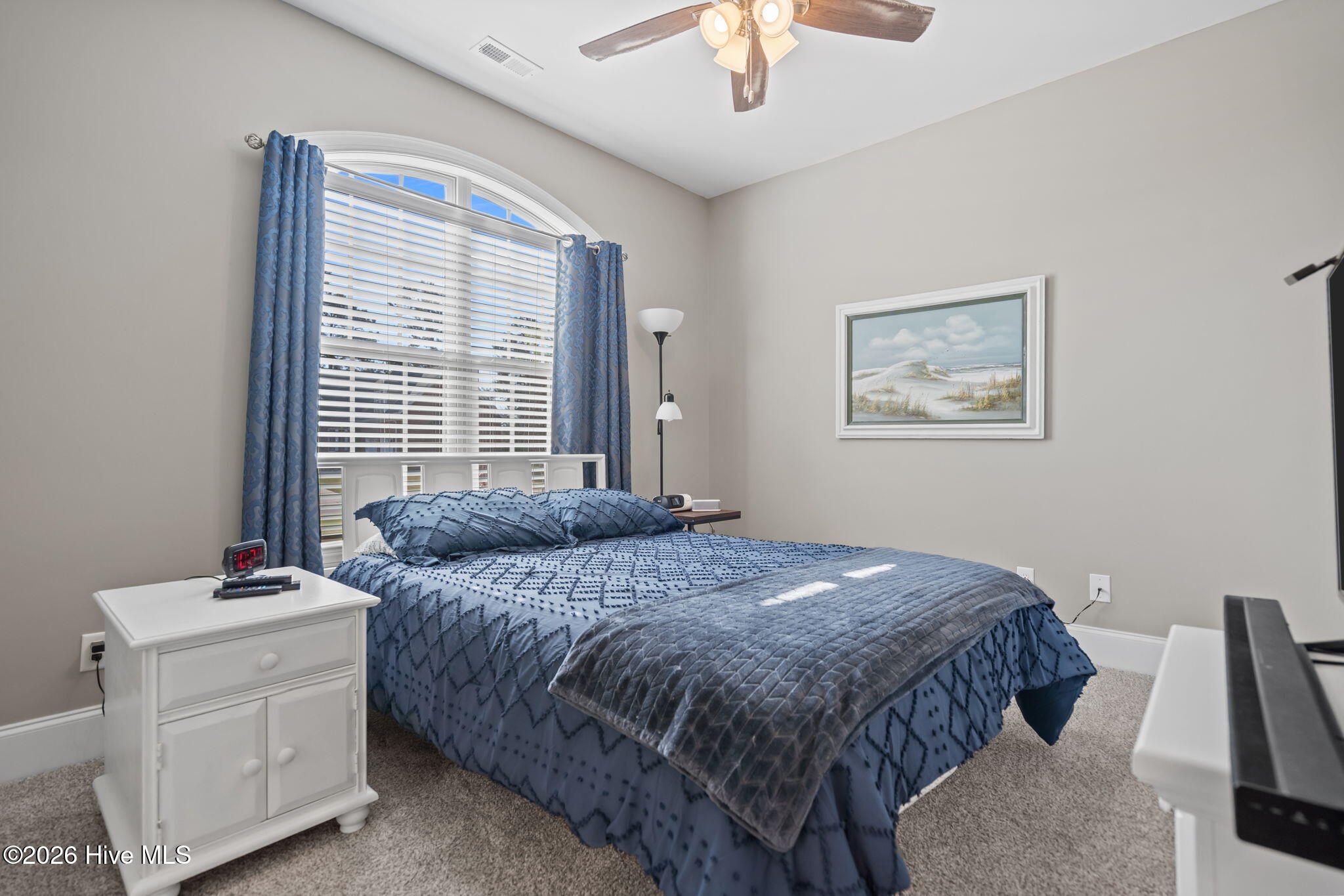 100563487 | Photo 25