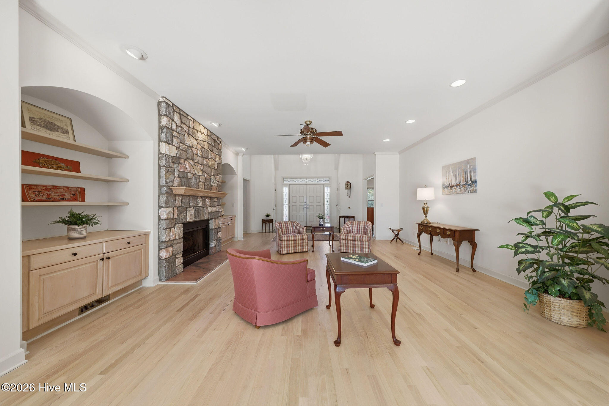 100570378 | Photo 11