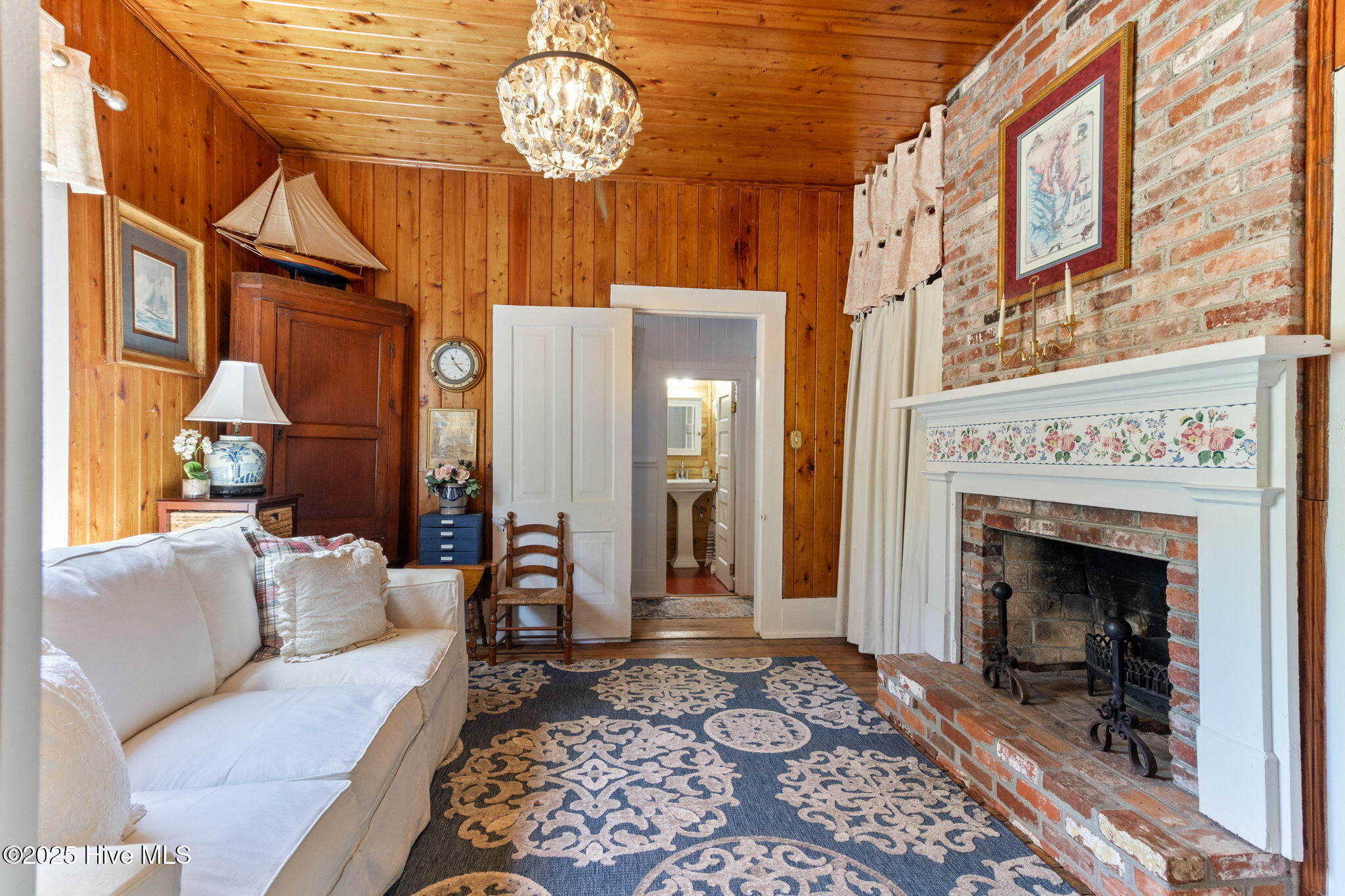 100507341 | Photo 22