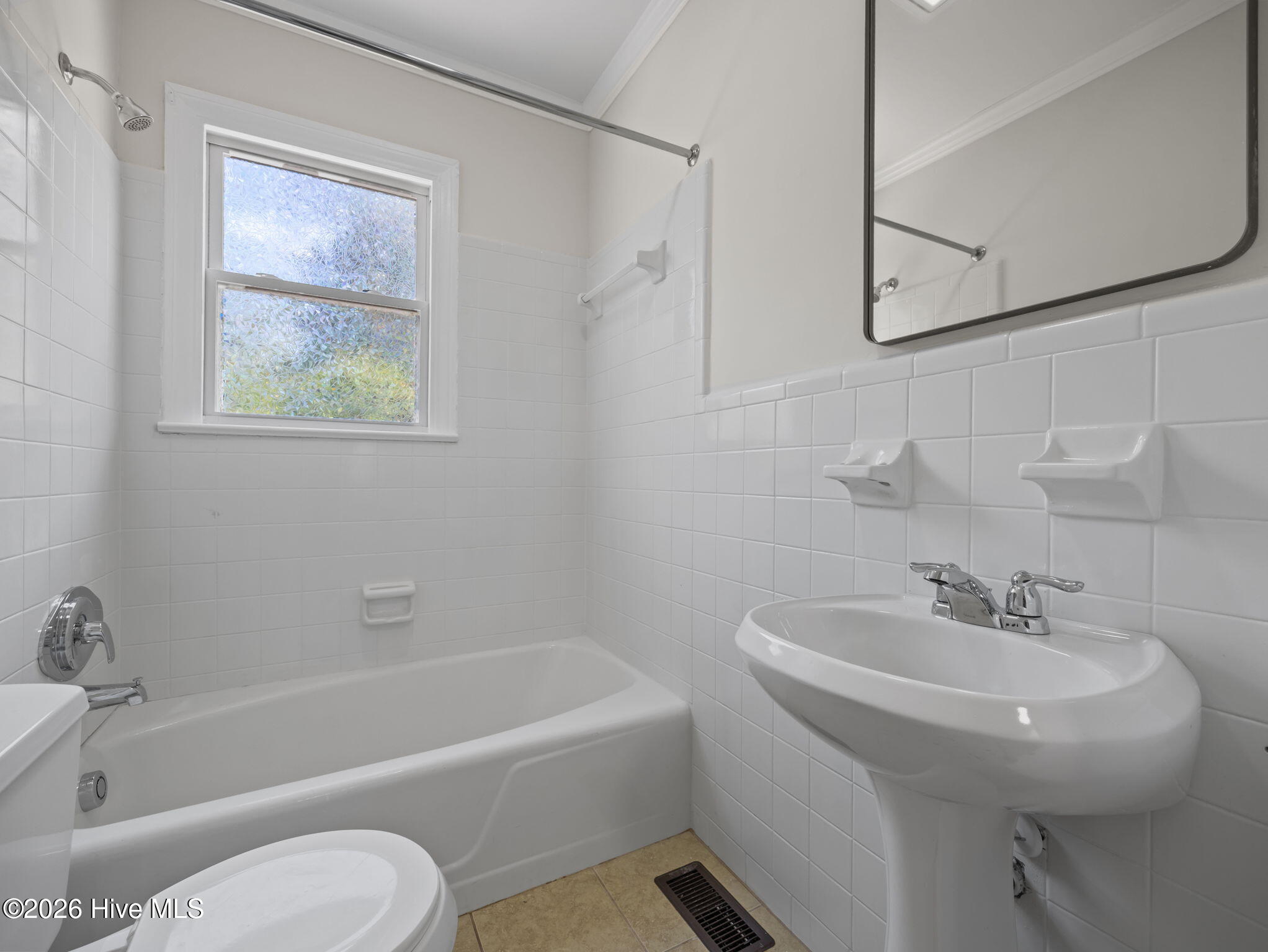 100568668 | Photo 36