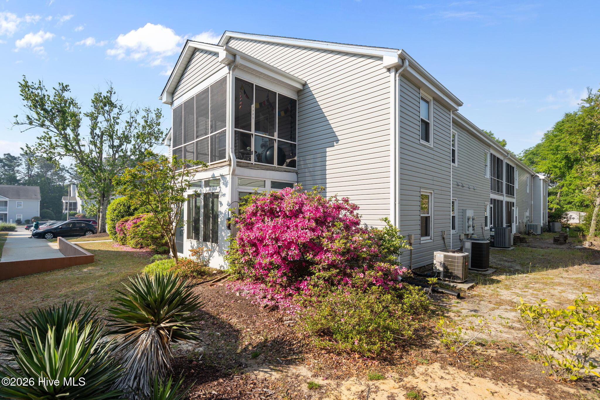 100566557 | Photo 38