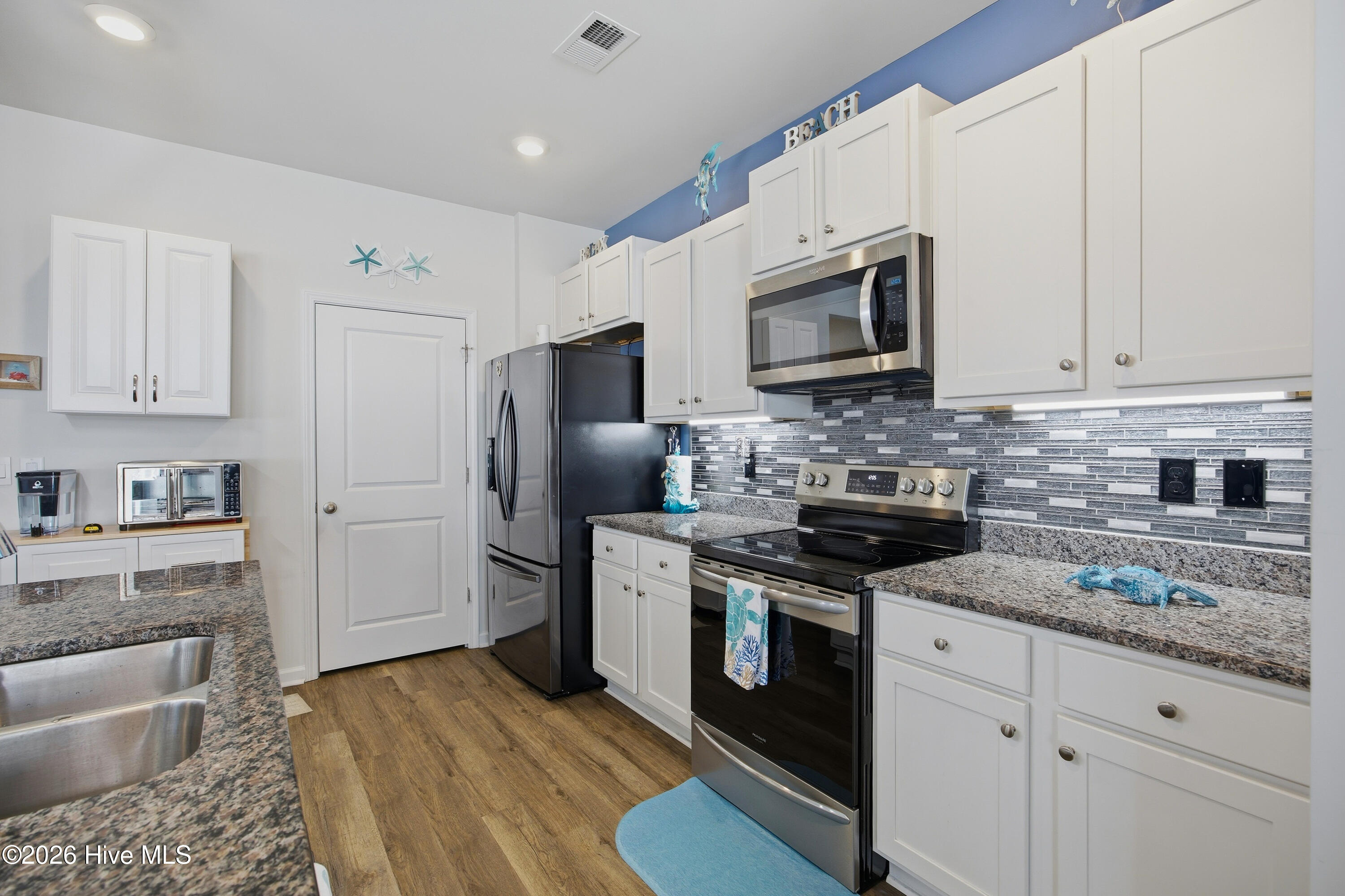 100550888 | Photo 19