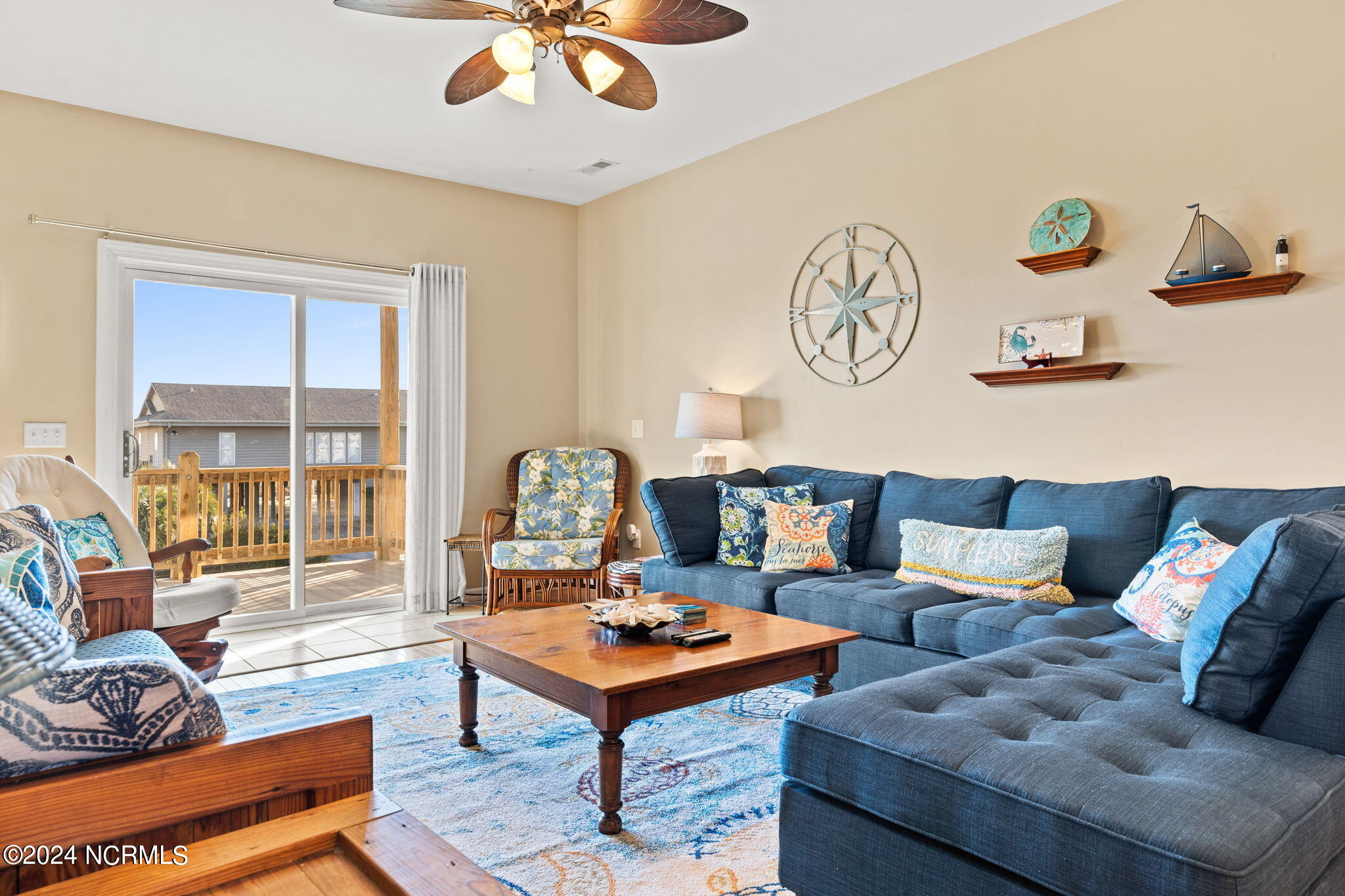 100566939 | Photo 11