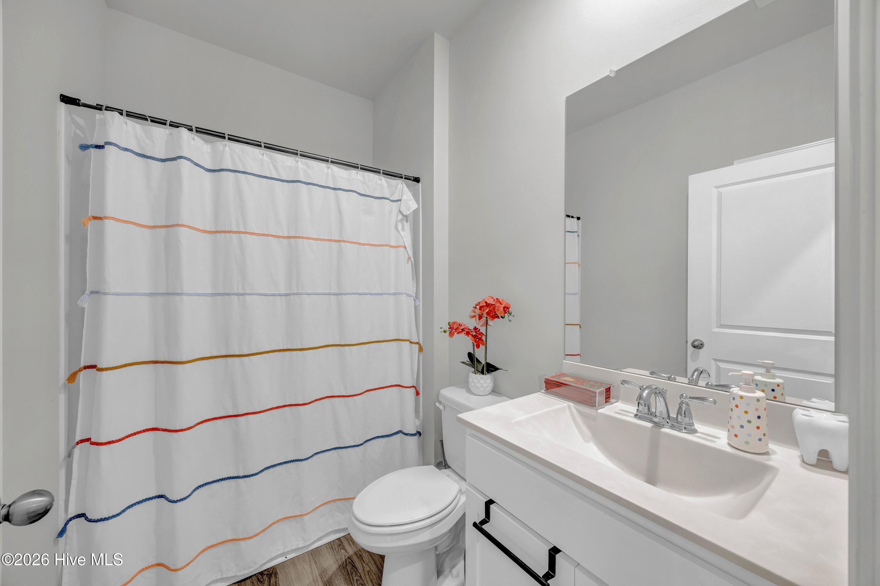 100548554 | Photo 25