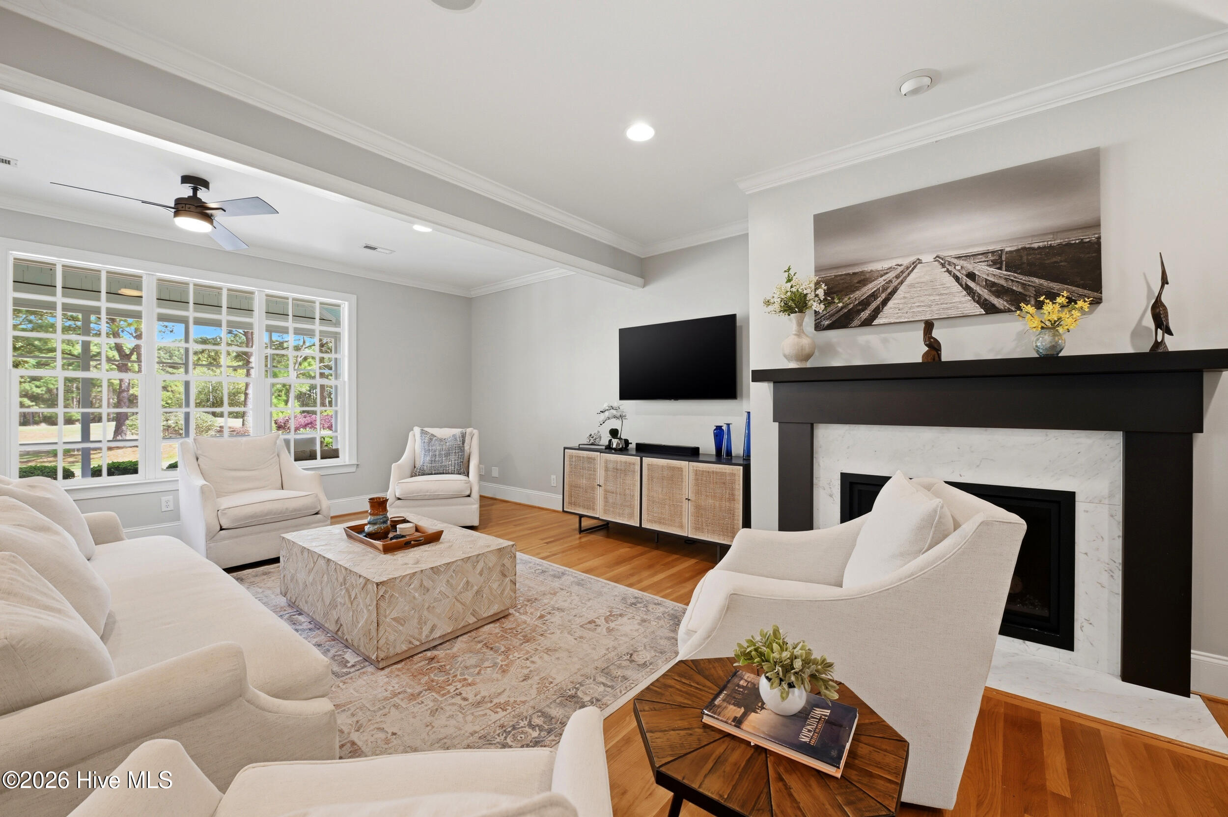 100566106 | Photo 11