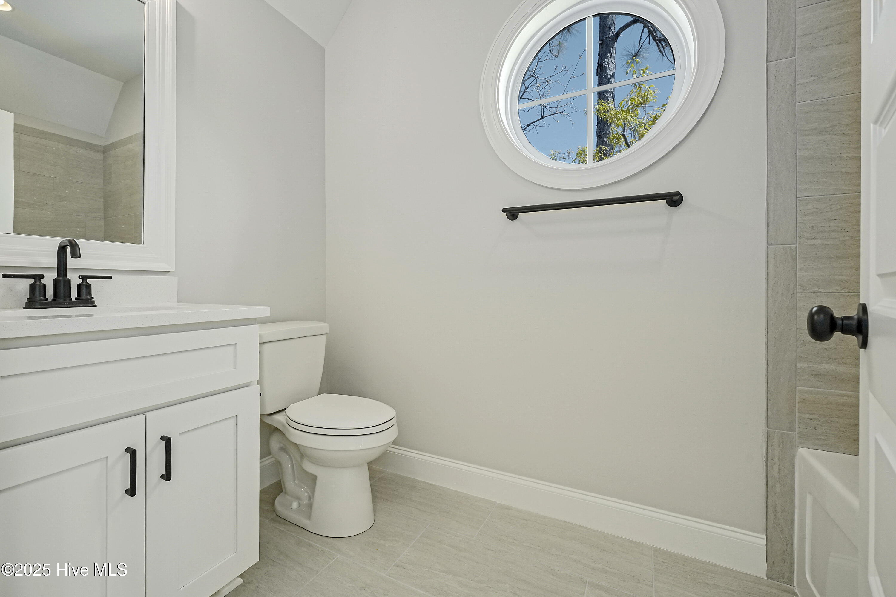 100543338 | Photo 27