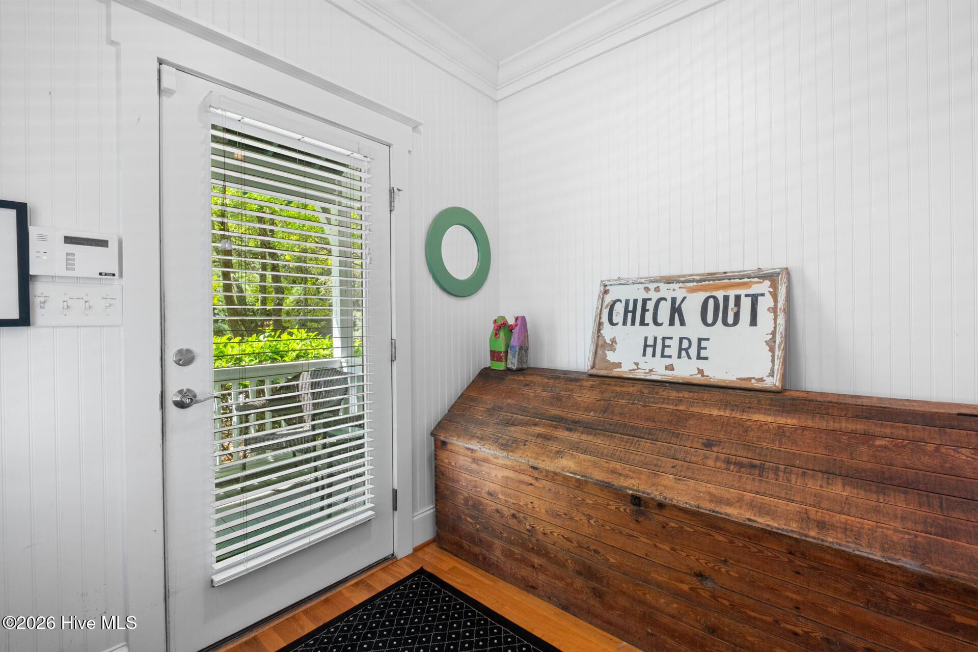 100567866 | Photo 34