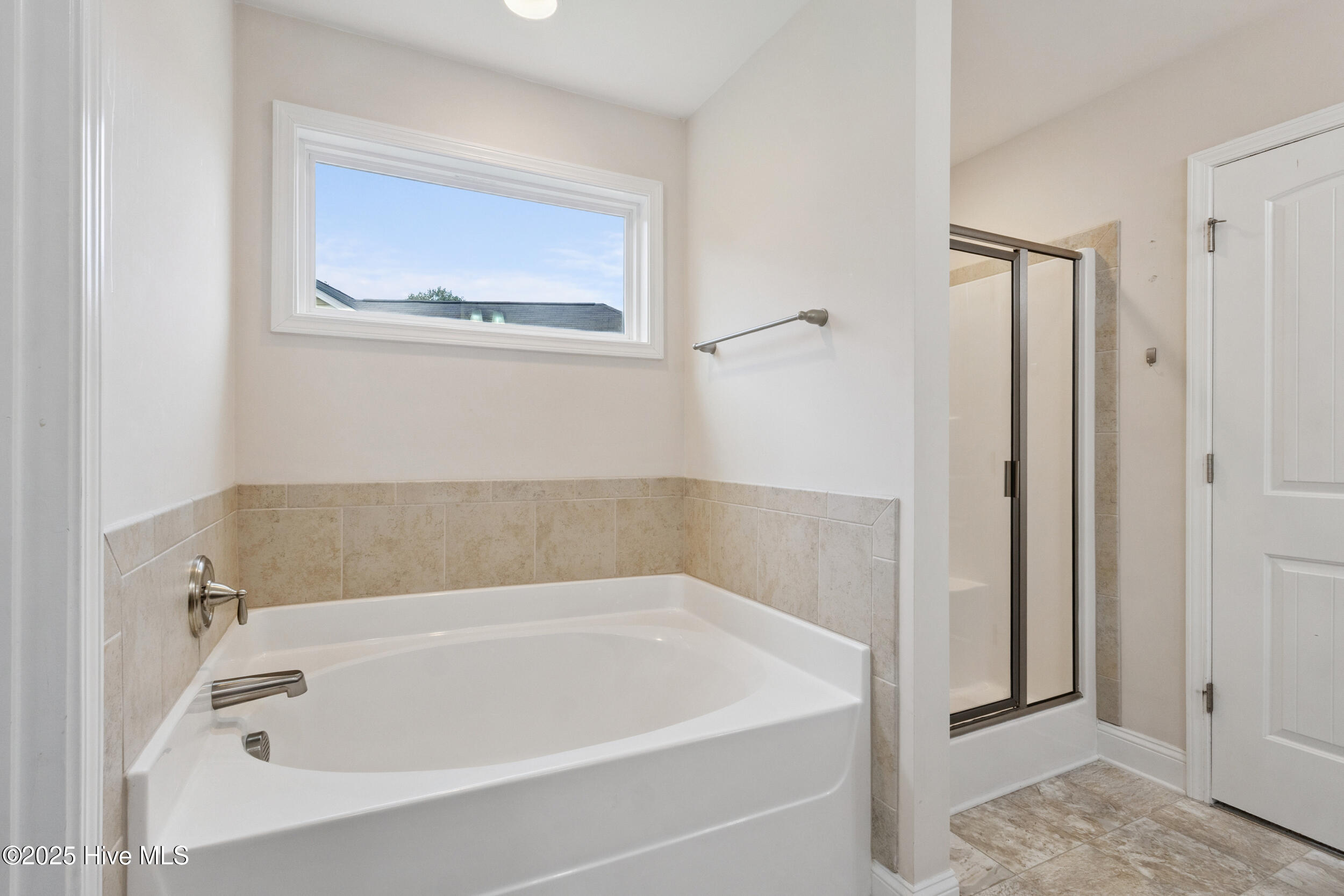 100521845 | Photo 29