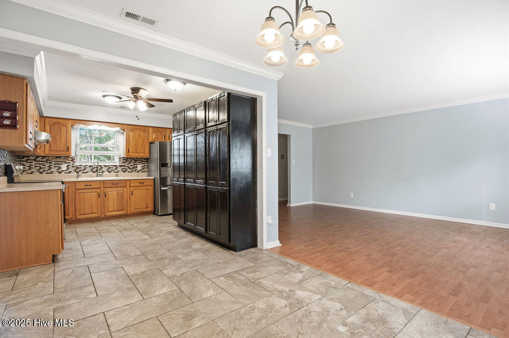 100538404 | Photo 13