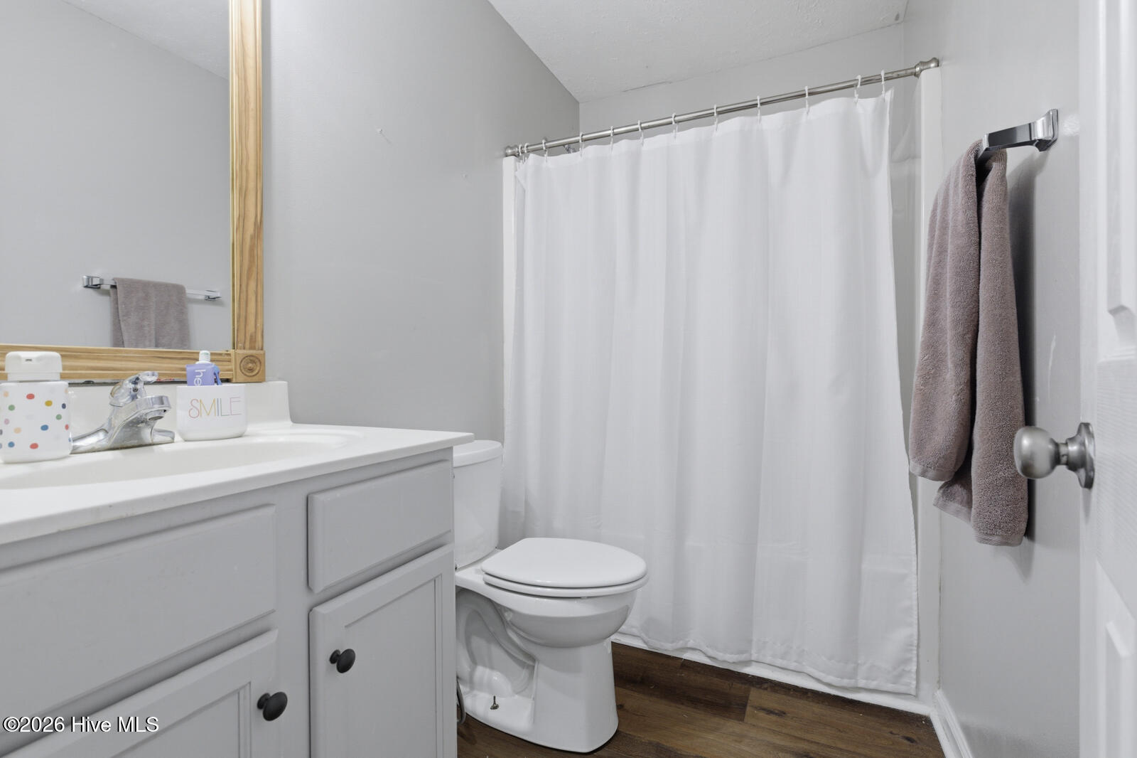 100568997 | Photo 18