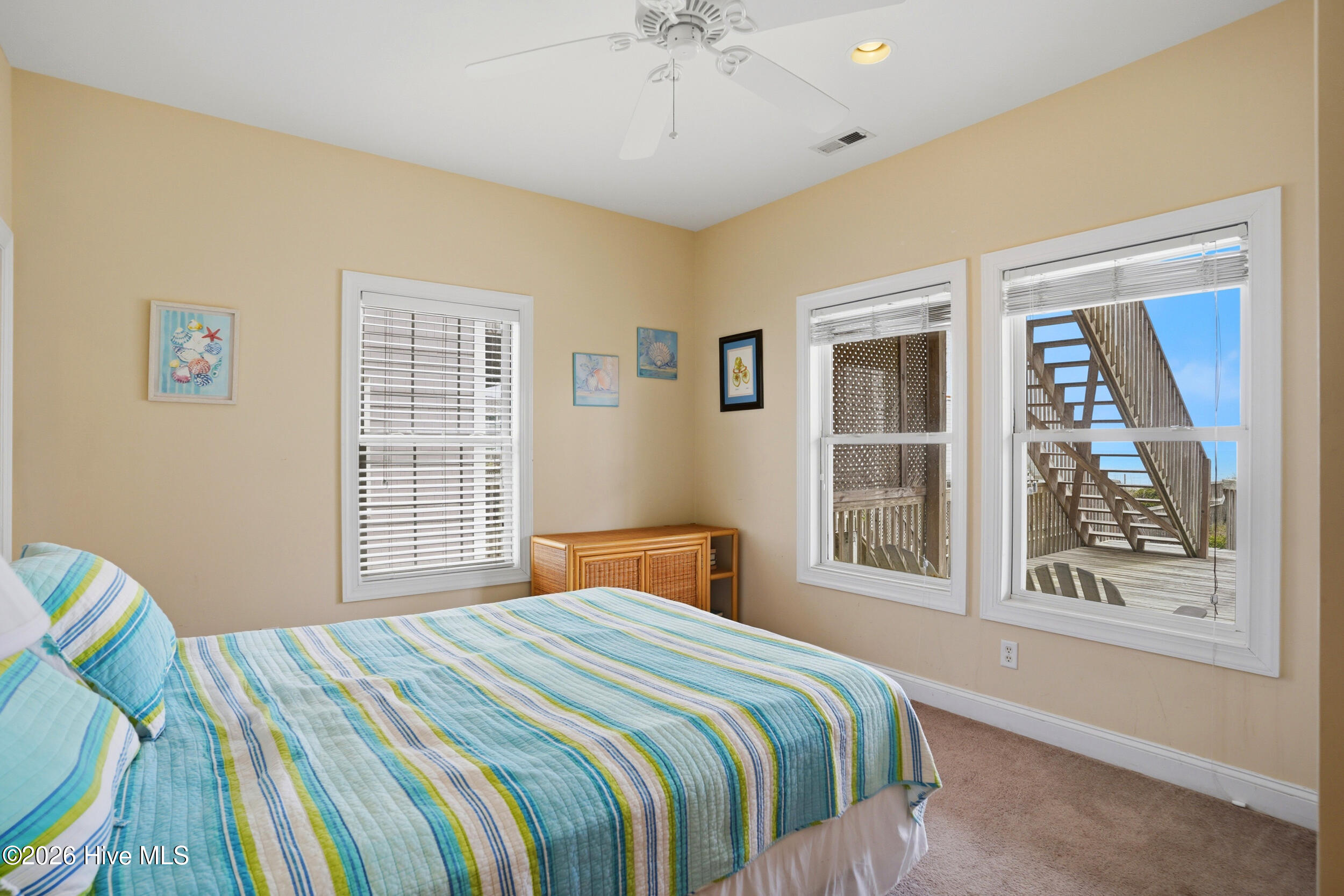 100566063 | Photo 26