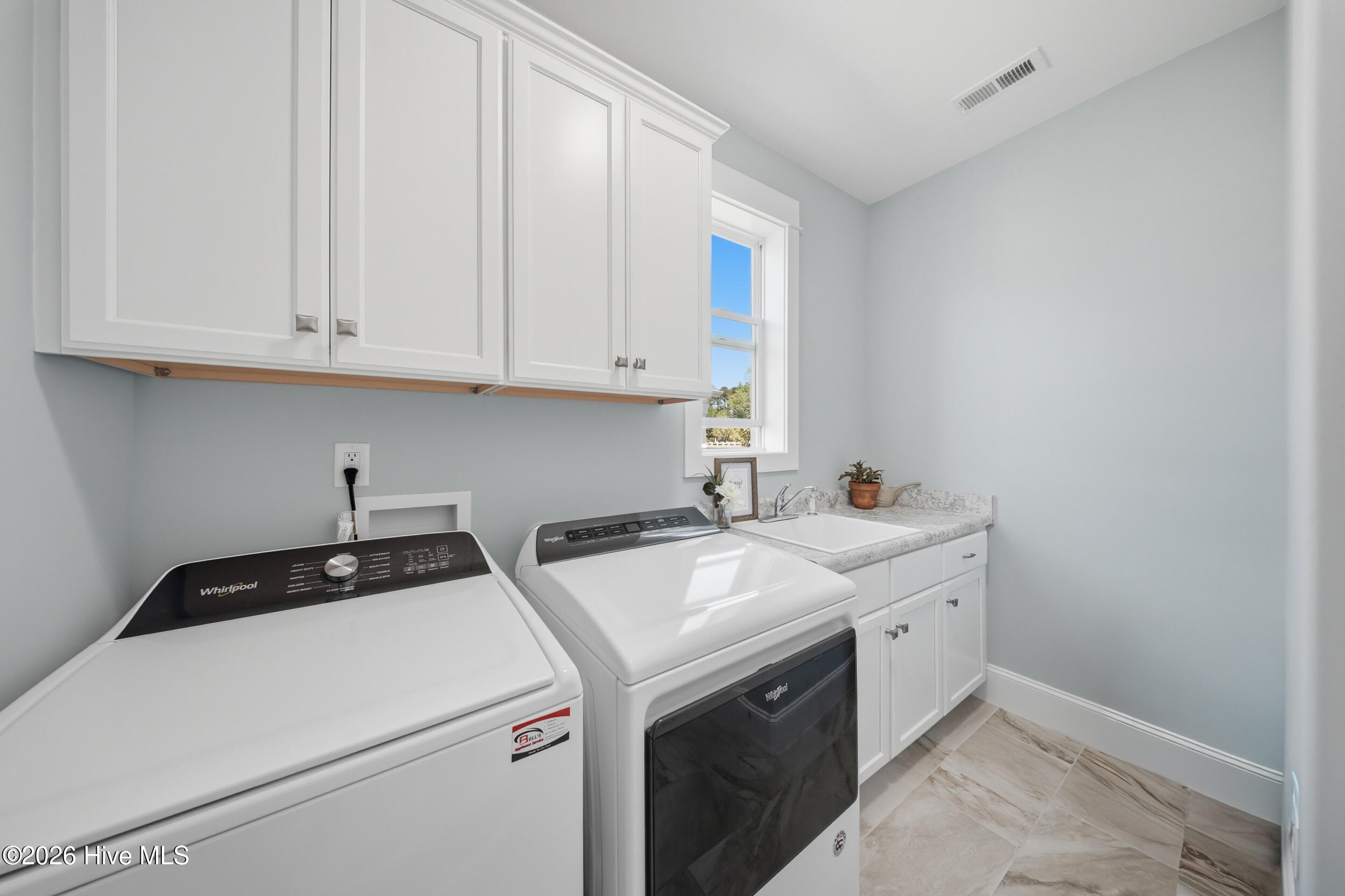 100567823 | Photo 58