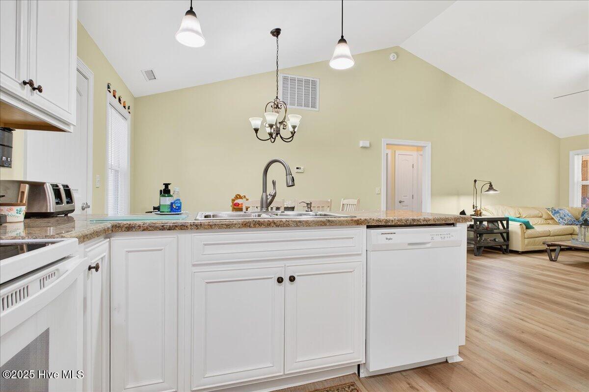 100553447 | Photo 23