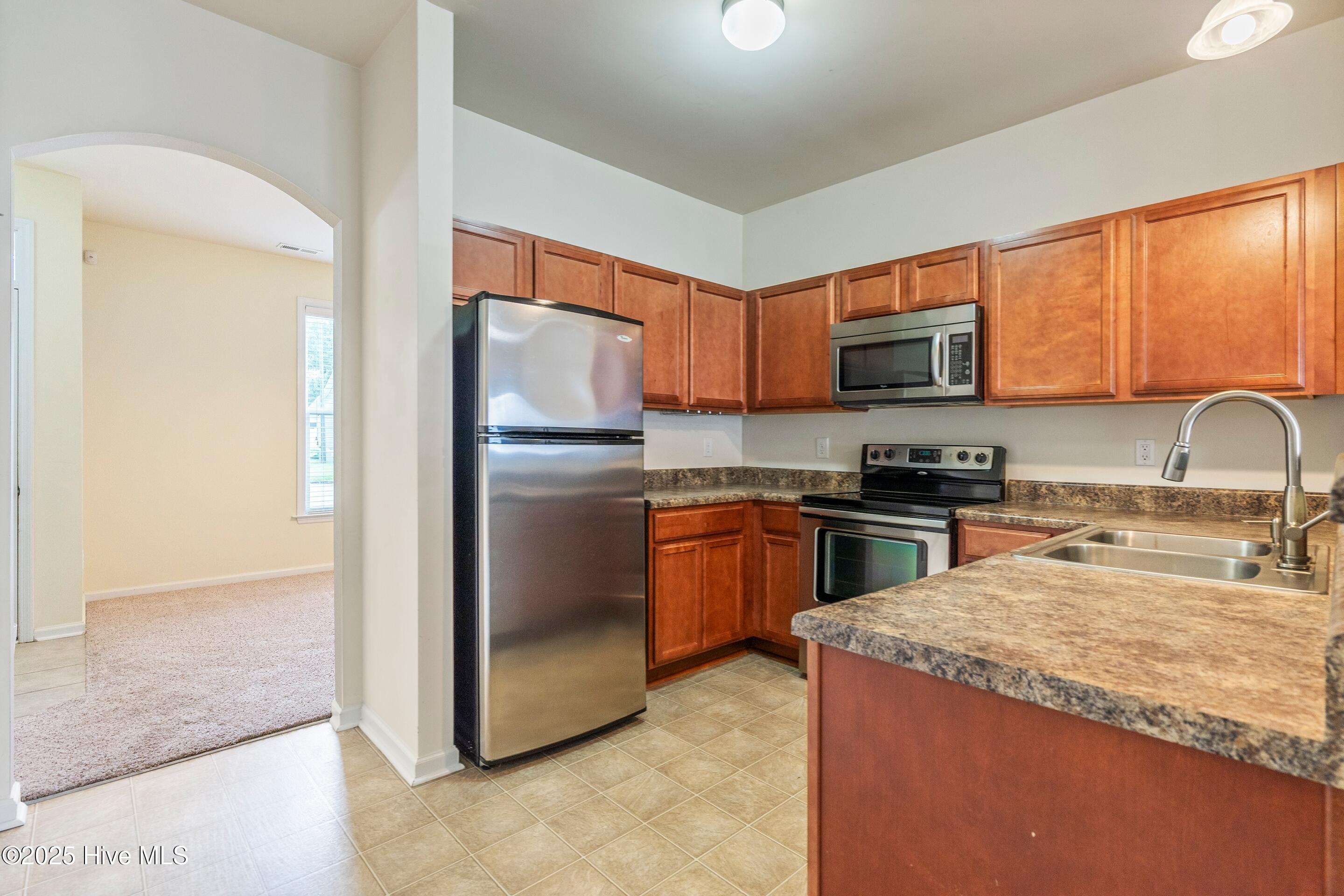 100525972 | Photo 11