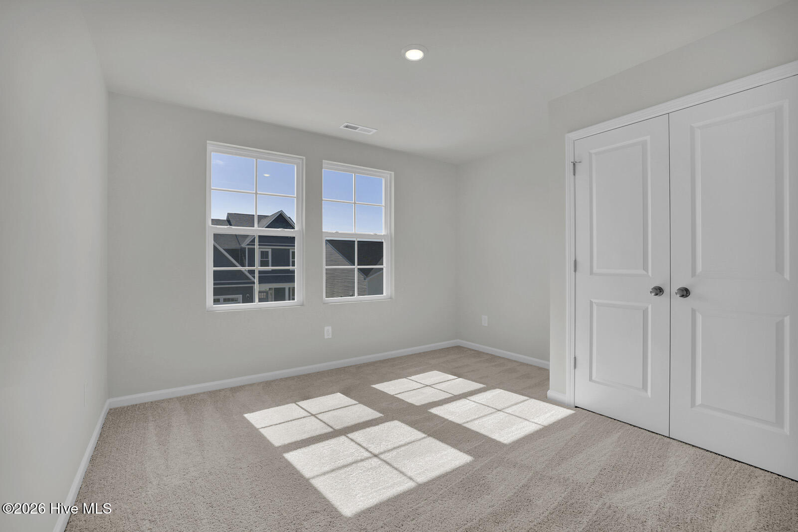 100550324 | Photo 18