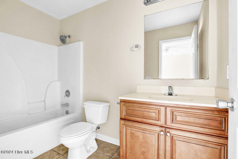 100550999 | Photo 15