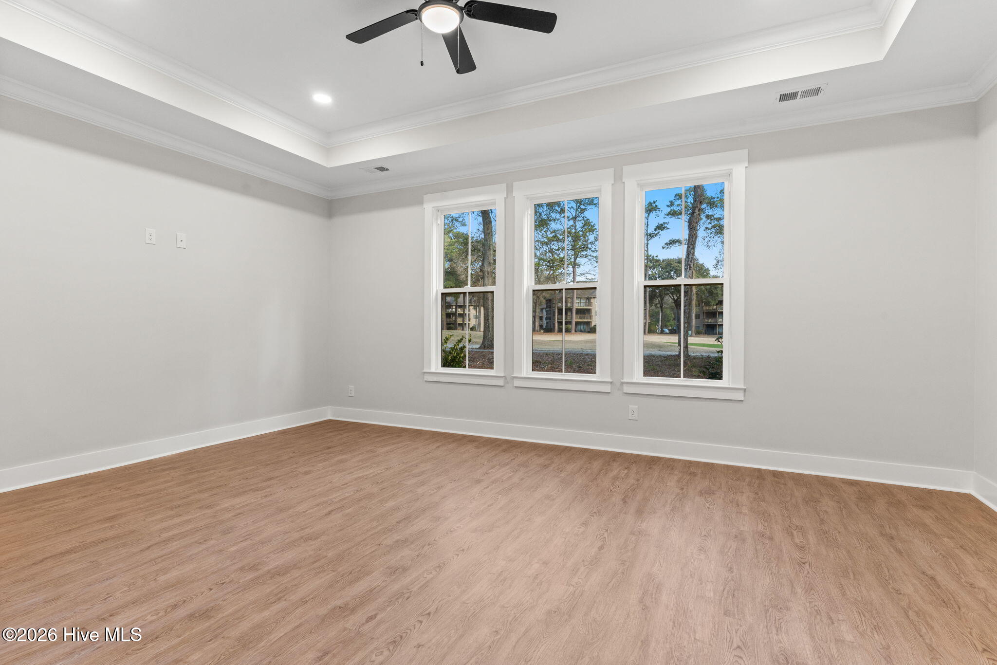 100558111 | Photo 18