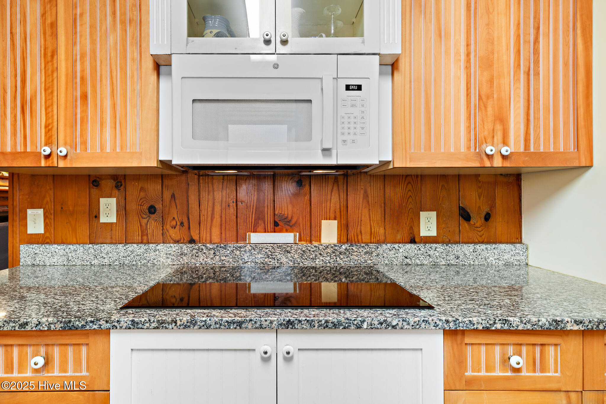 100531510 | Photo 12