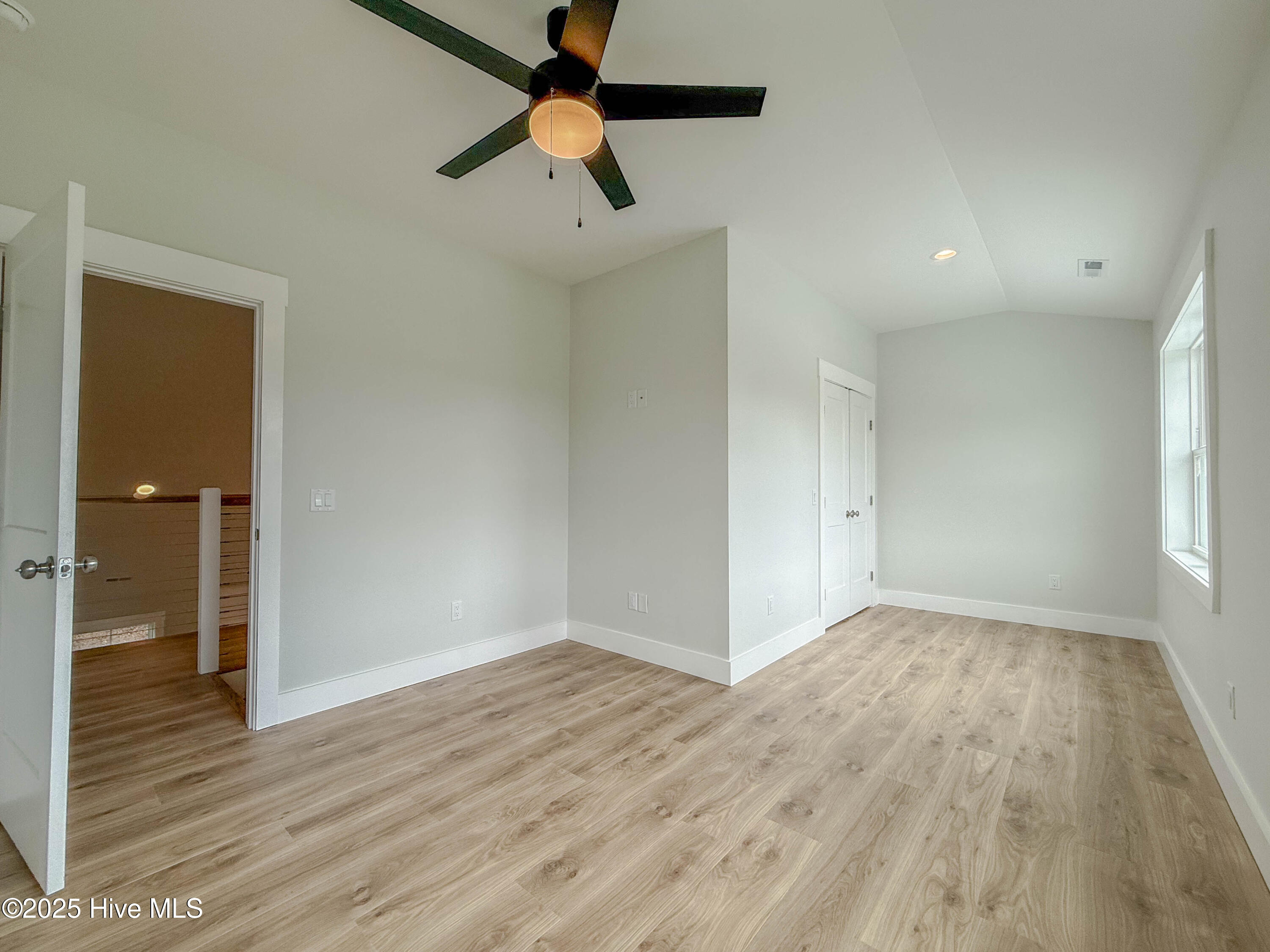 100529852 | Photo 39