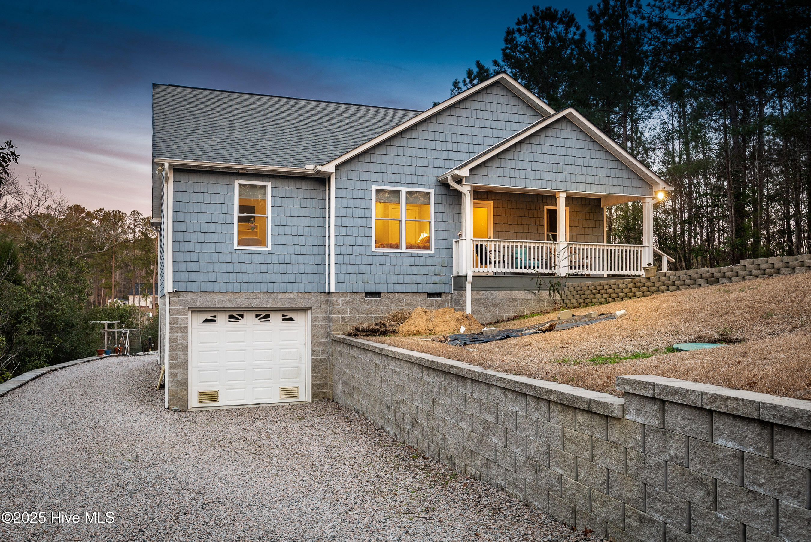 Homes for sale in Chocowinity, NC | 119 Bluff Rd, Chocowinity, NC 27817 | MLS# 100497387