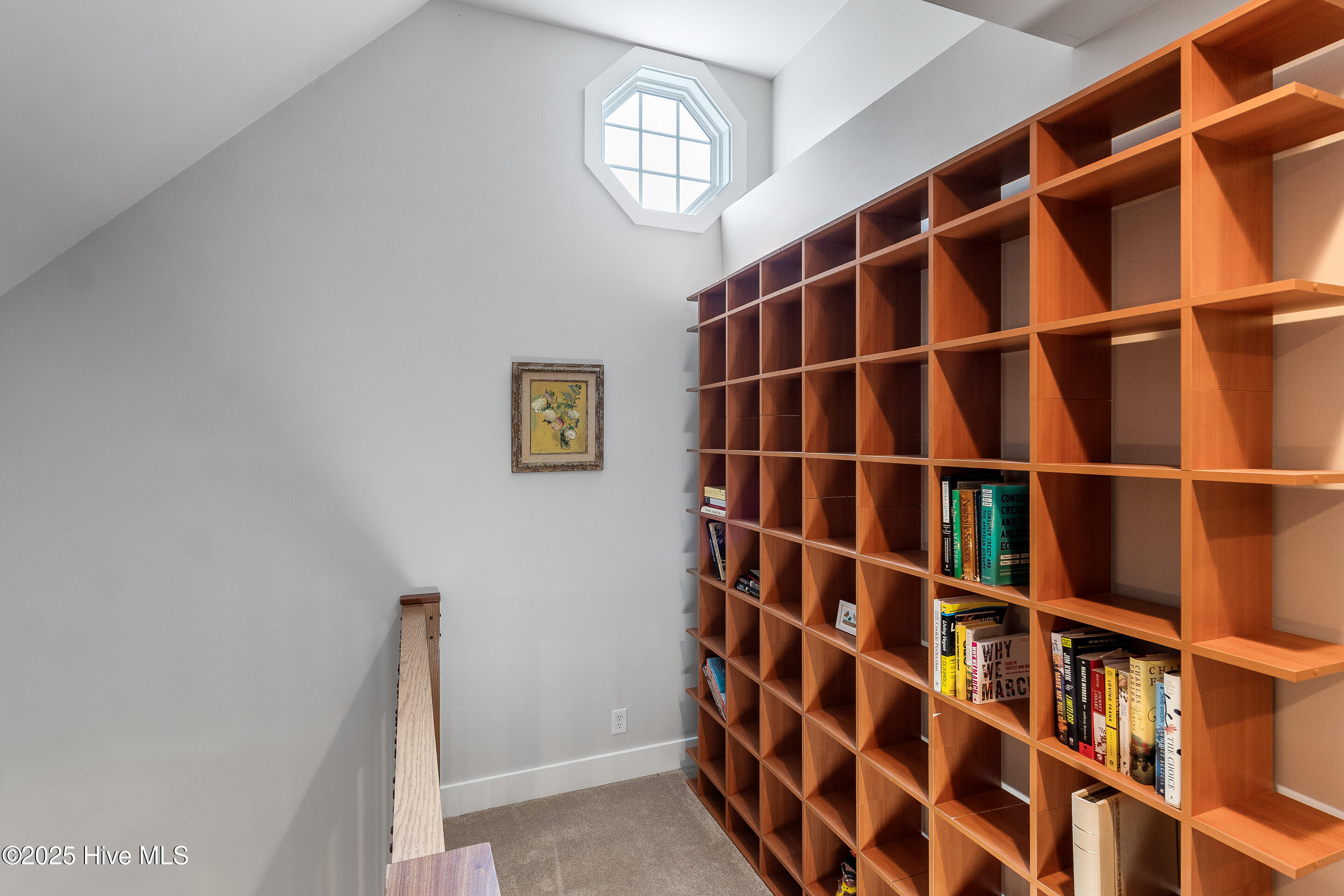 100505939 | Photo 48