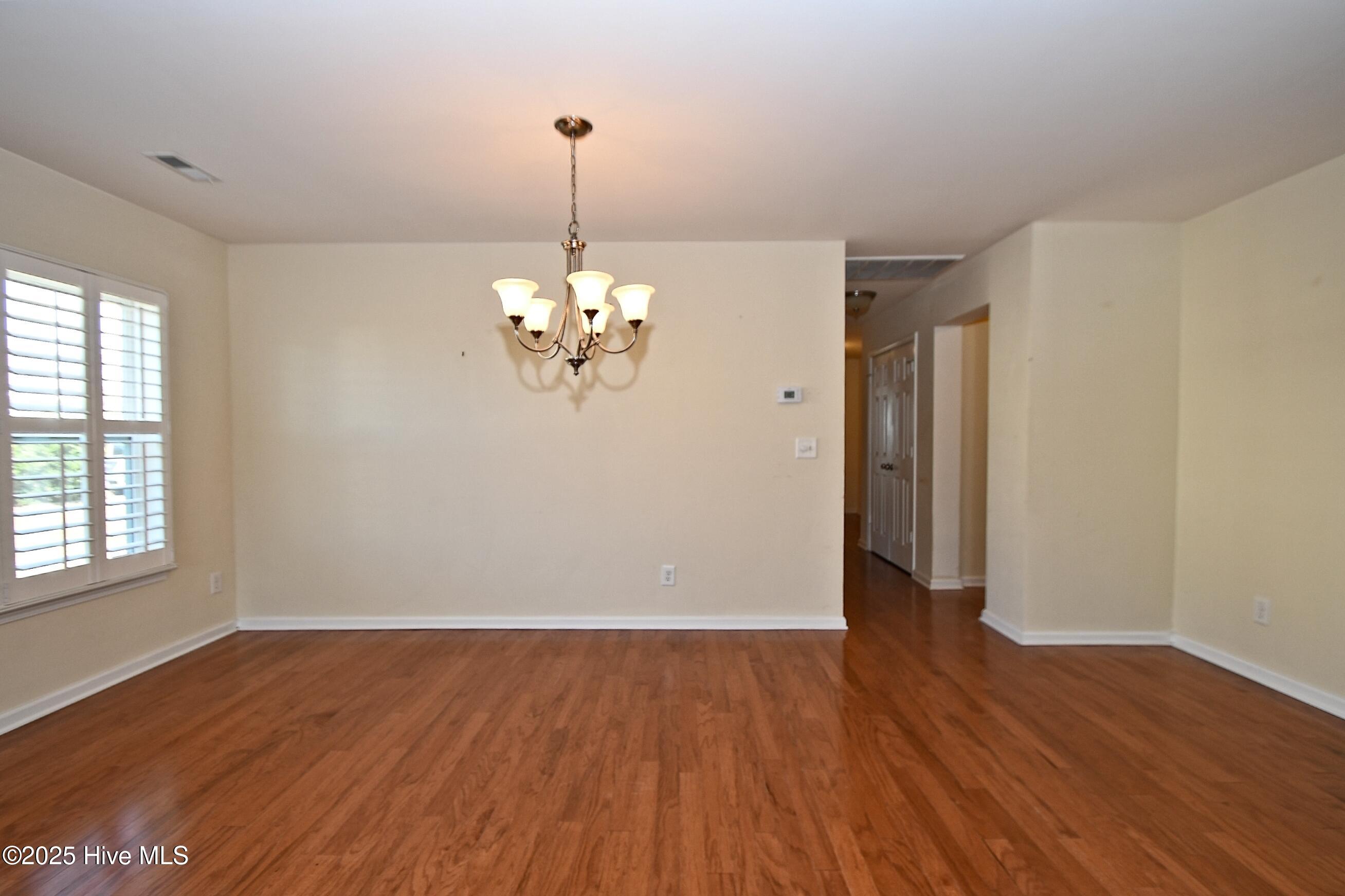 100538735 | Photo 16