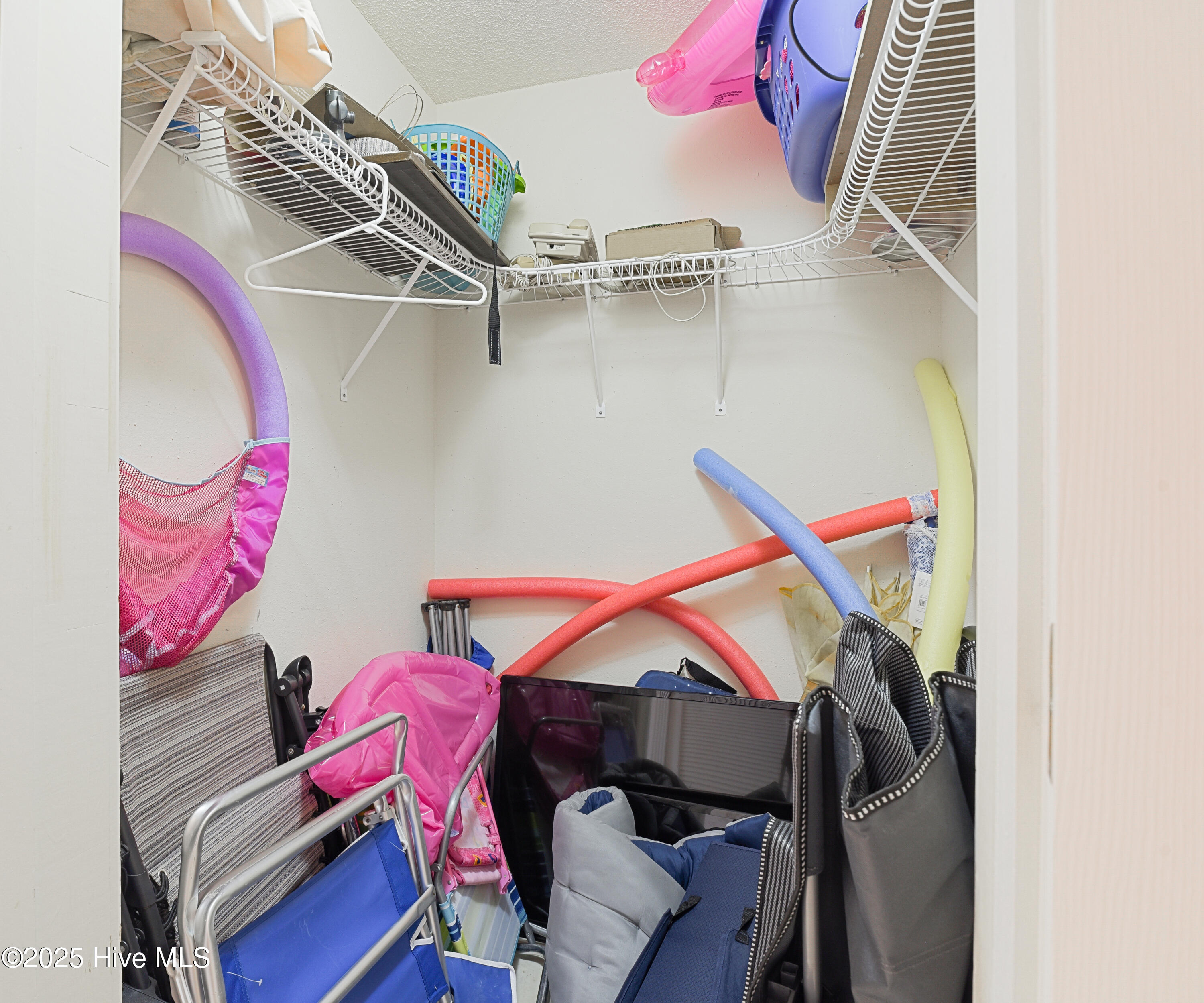 100516235 | Photo 22