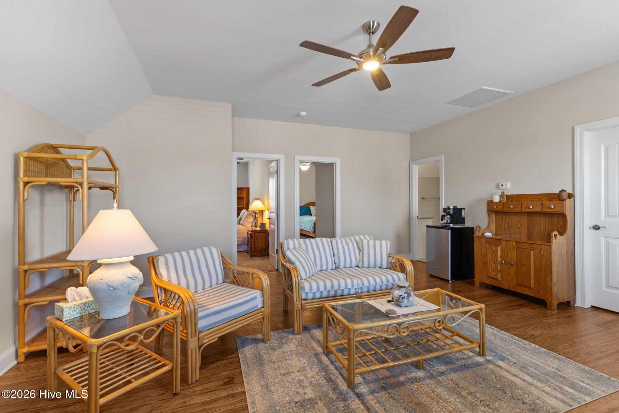 100560213 | Photo 25