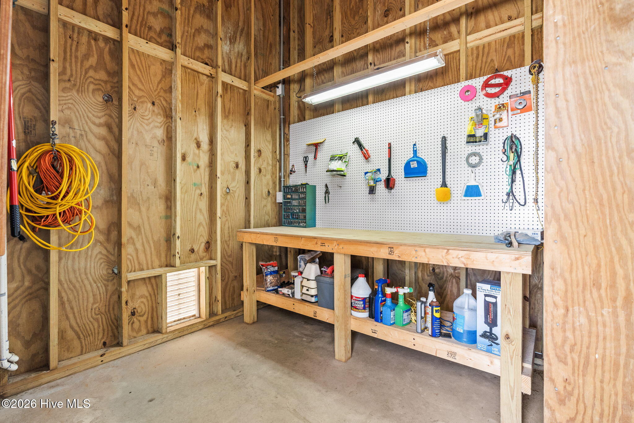 100555015 | Photo 53