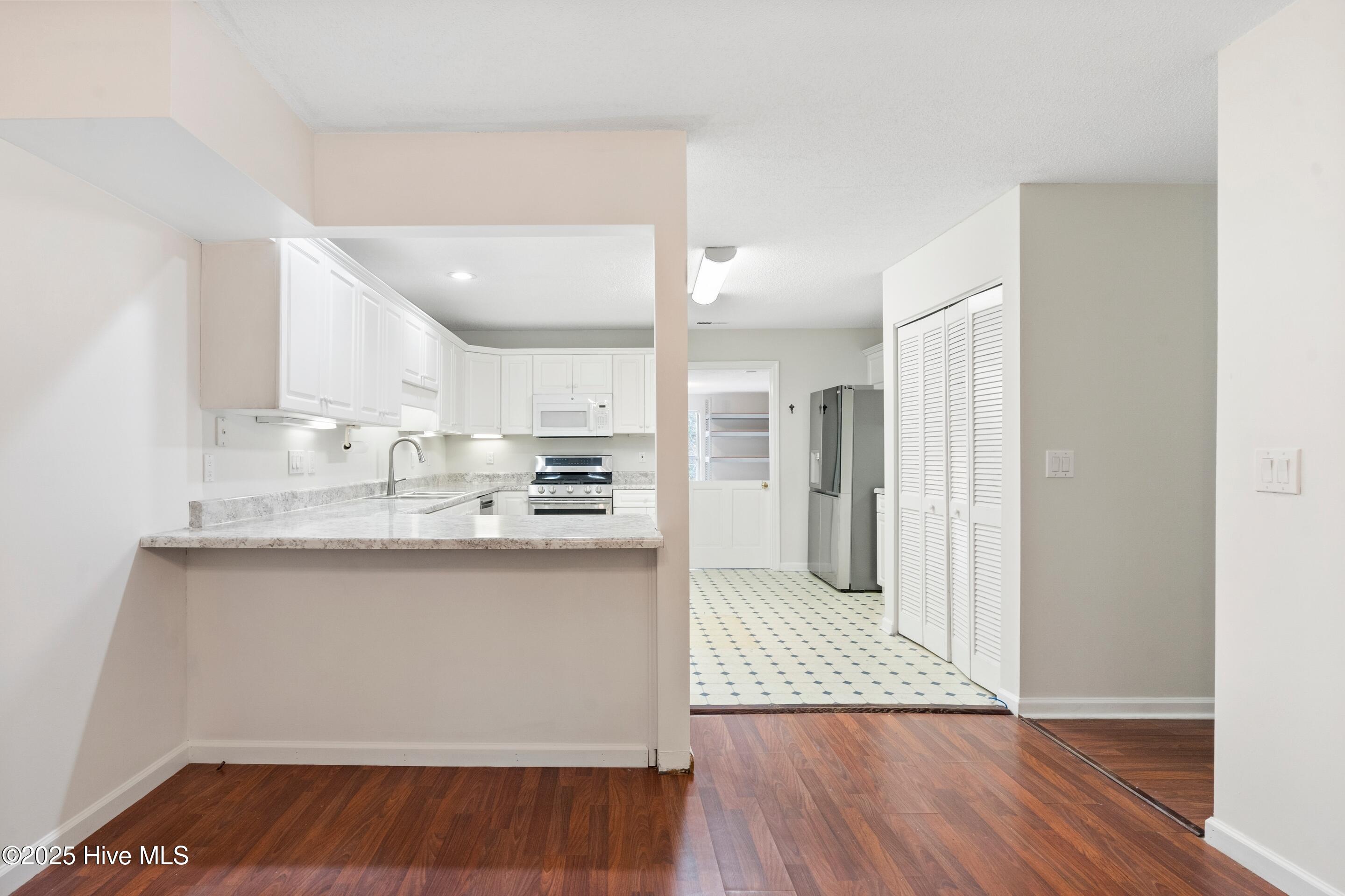 100522461 | Photo 16