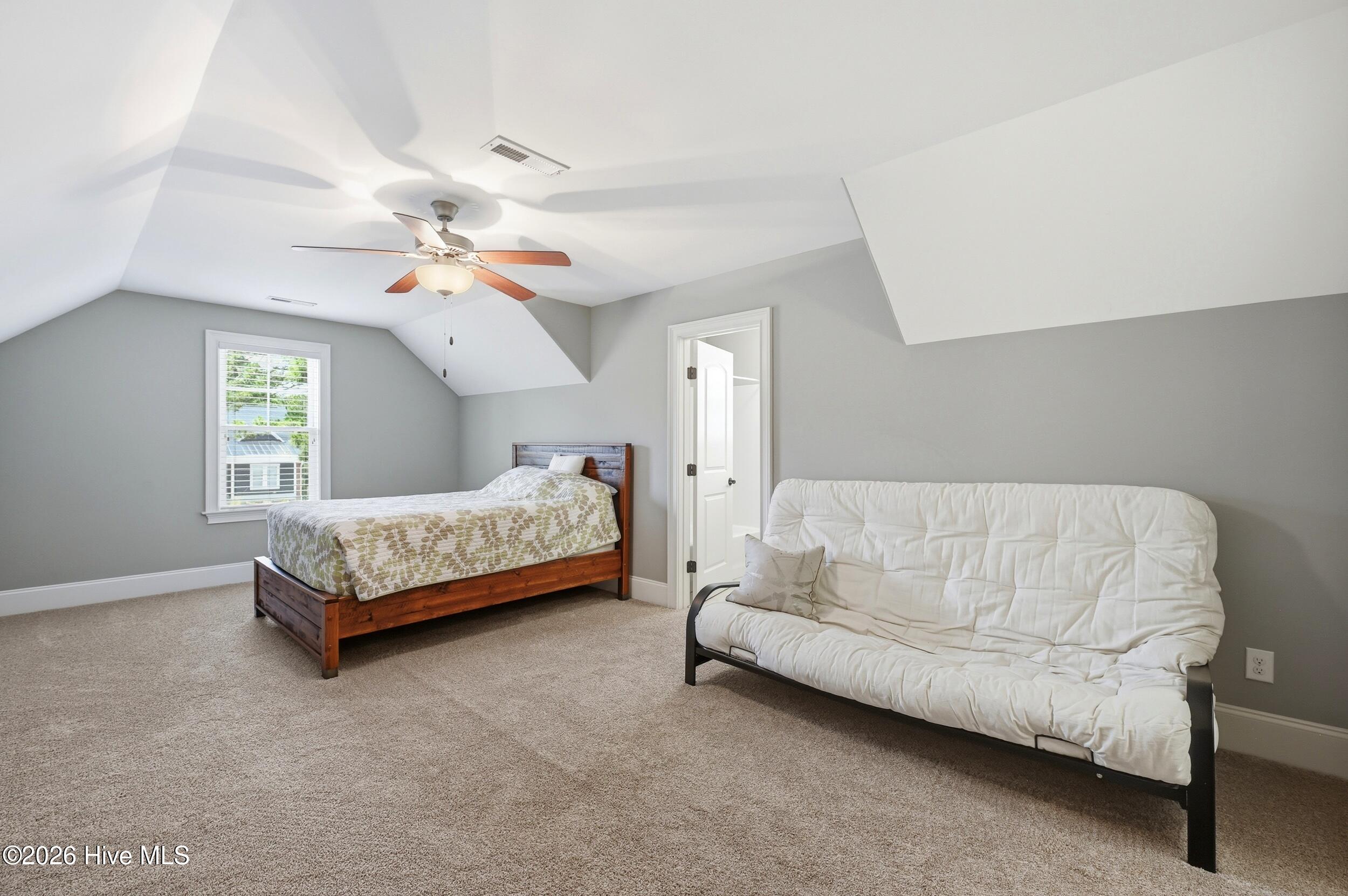 100567855 | Photo 42