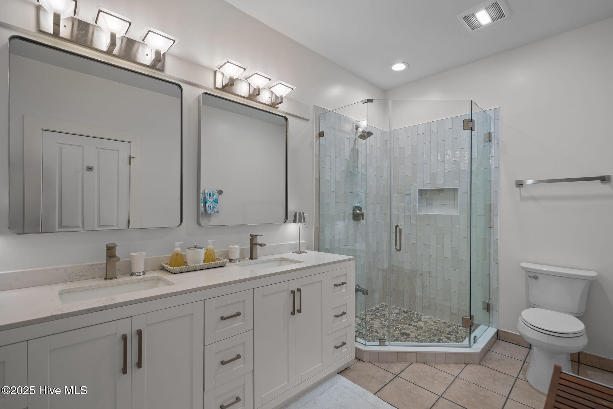 100501952 | Photo 36