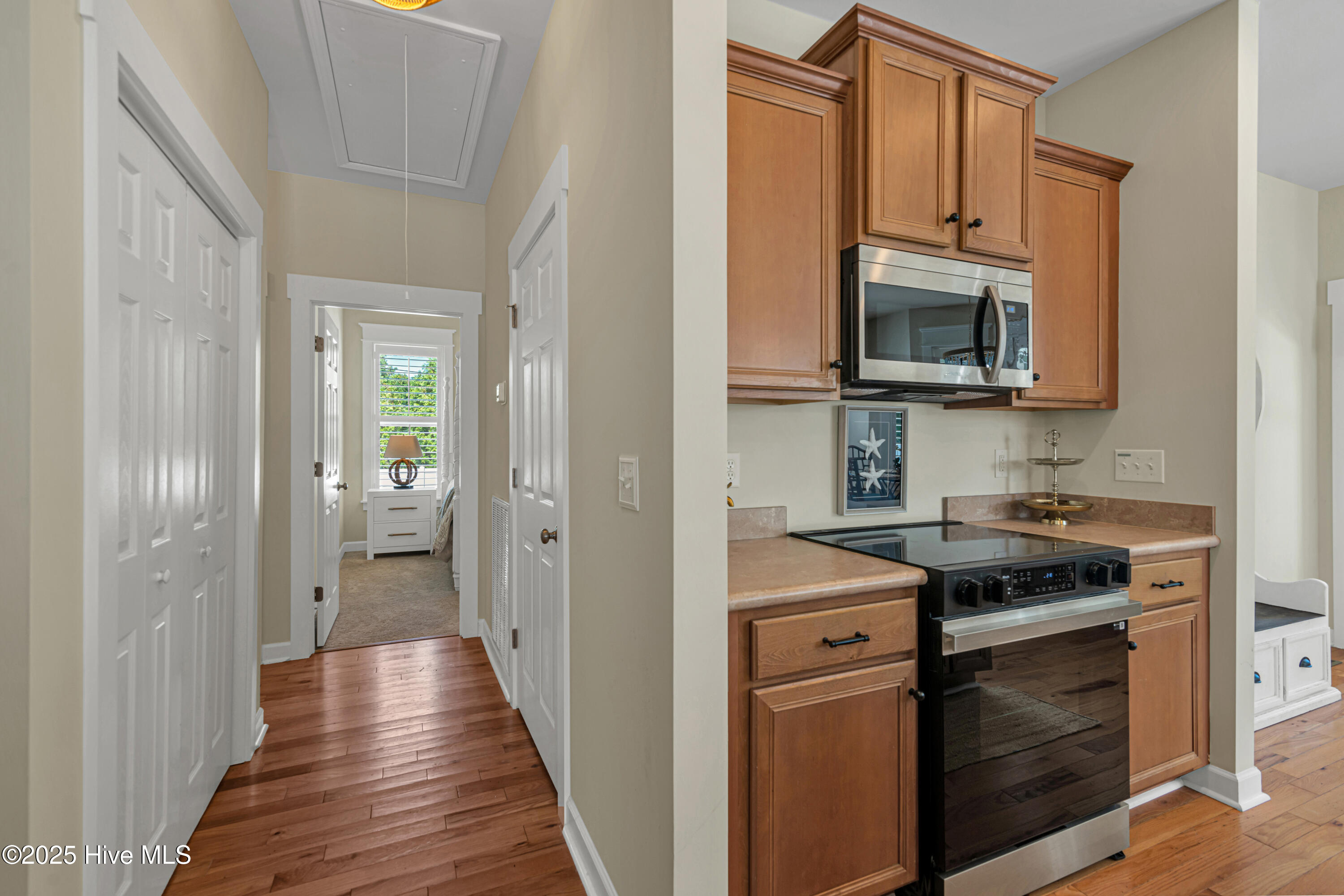 100530224 | Photo 25