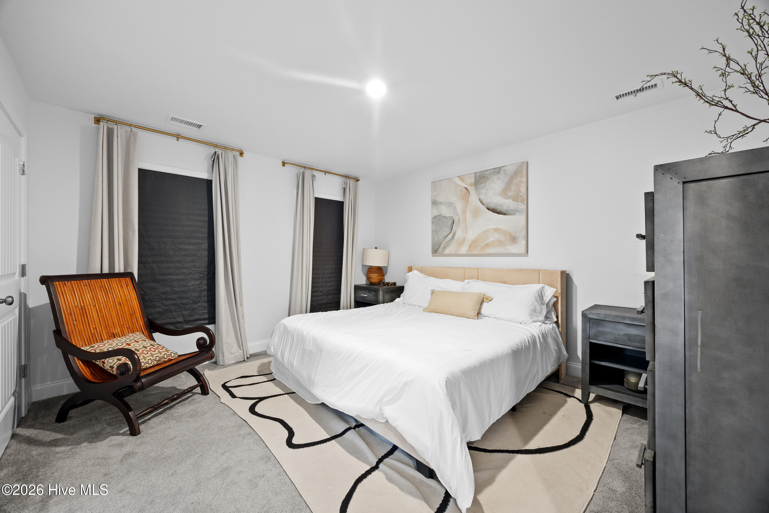 100563467 | Photo 20