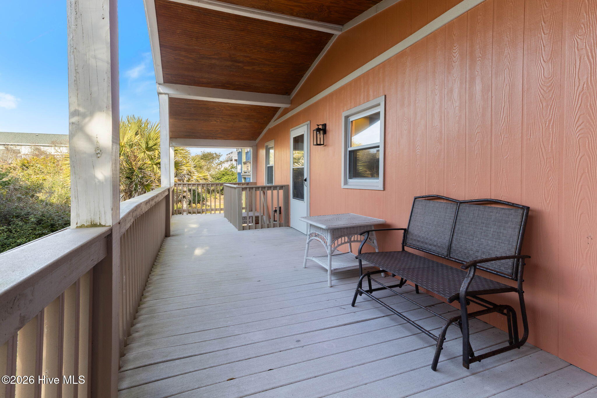 100555843 | Photo 33