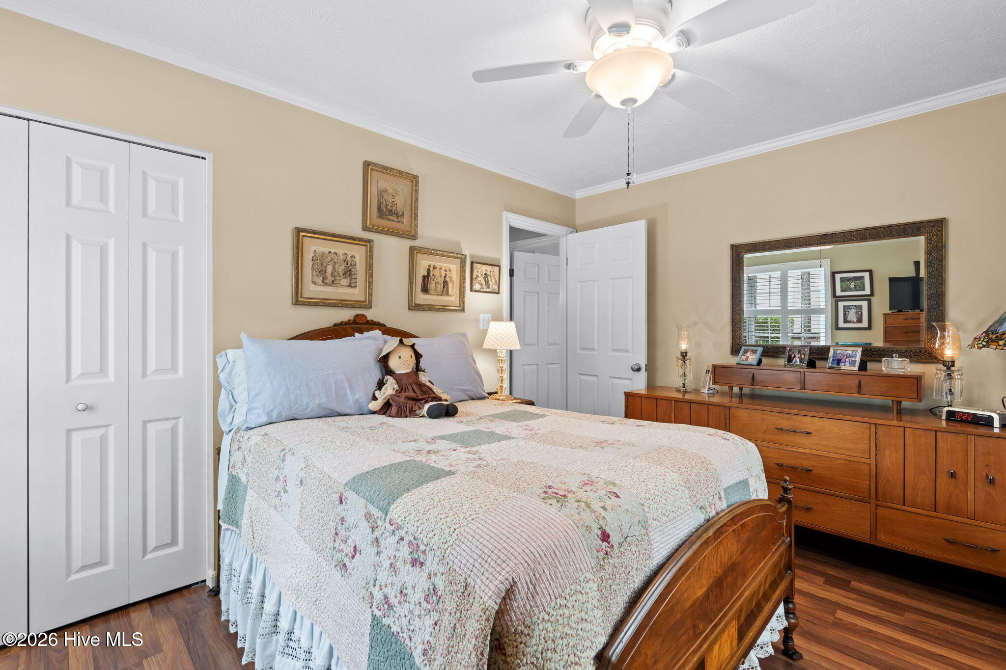 100564261 | Photo 16