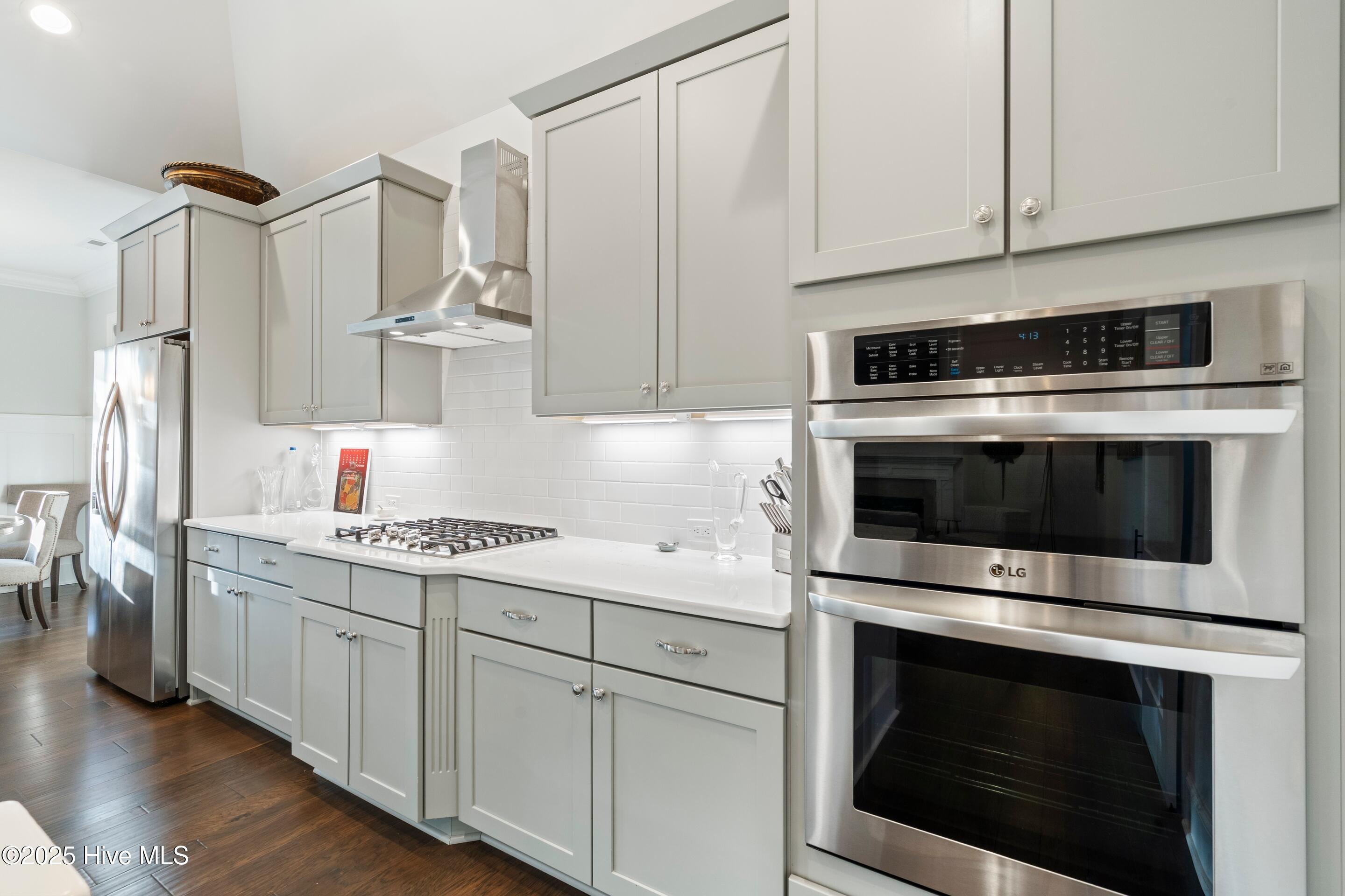 100542073 | Photo 19