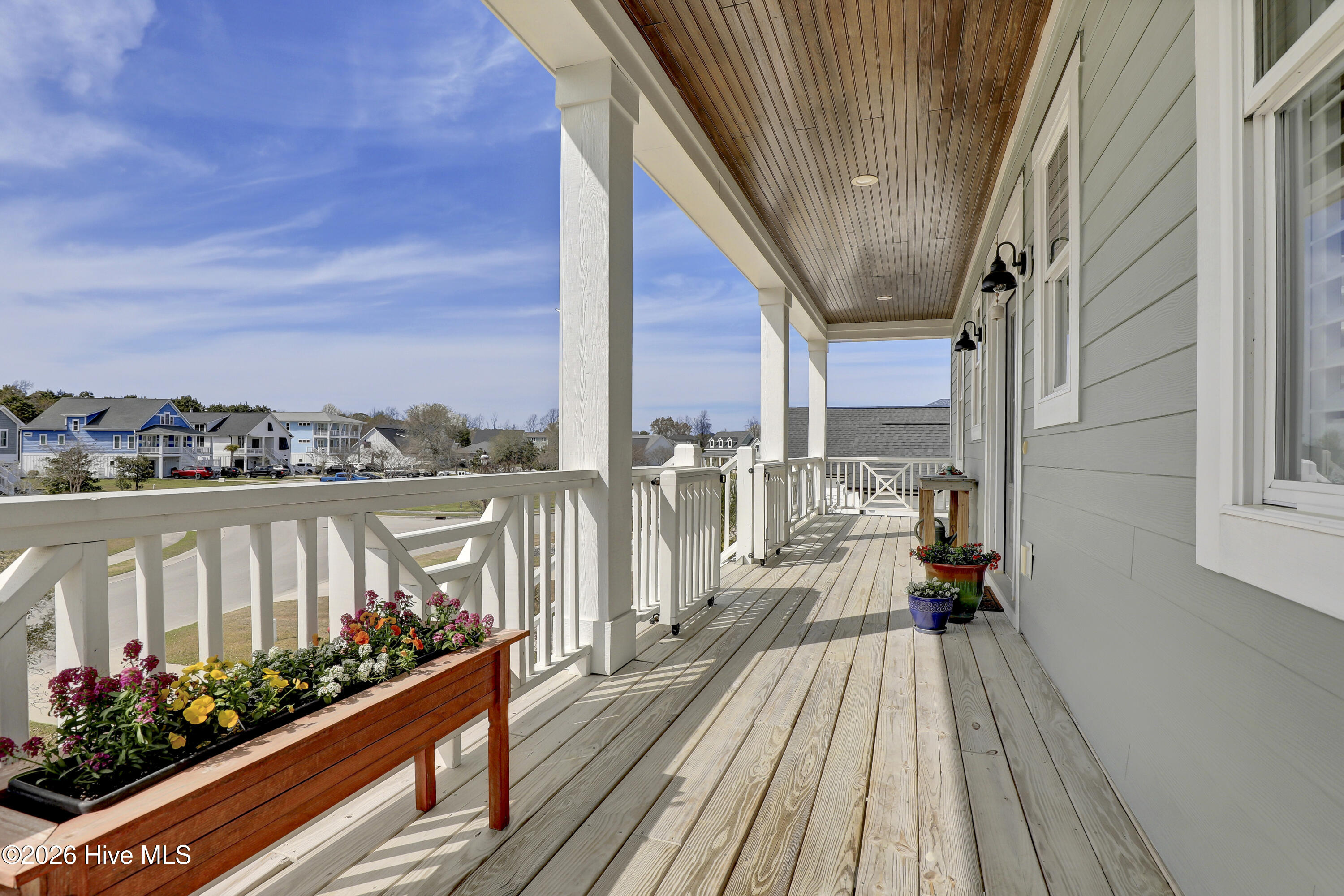 100561723 | Photo 17