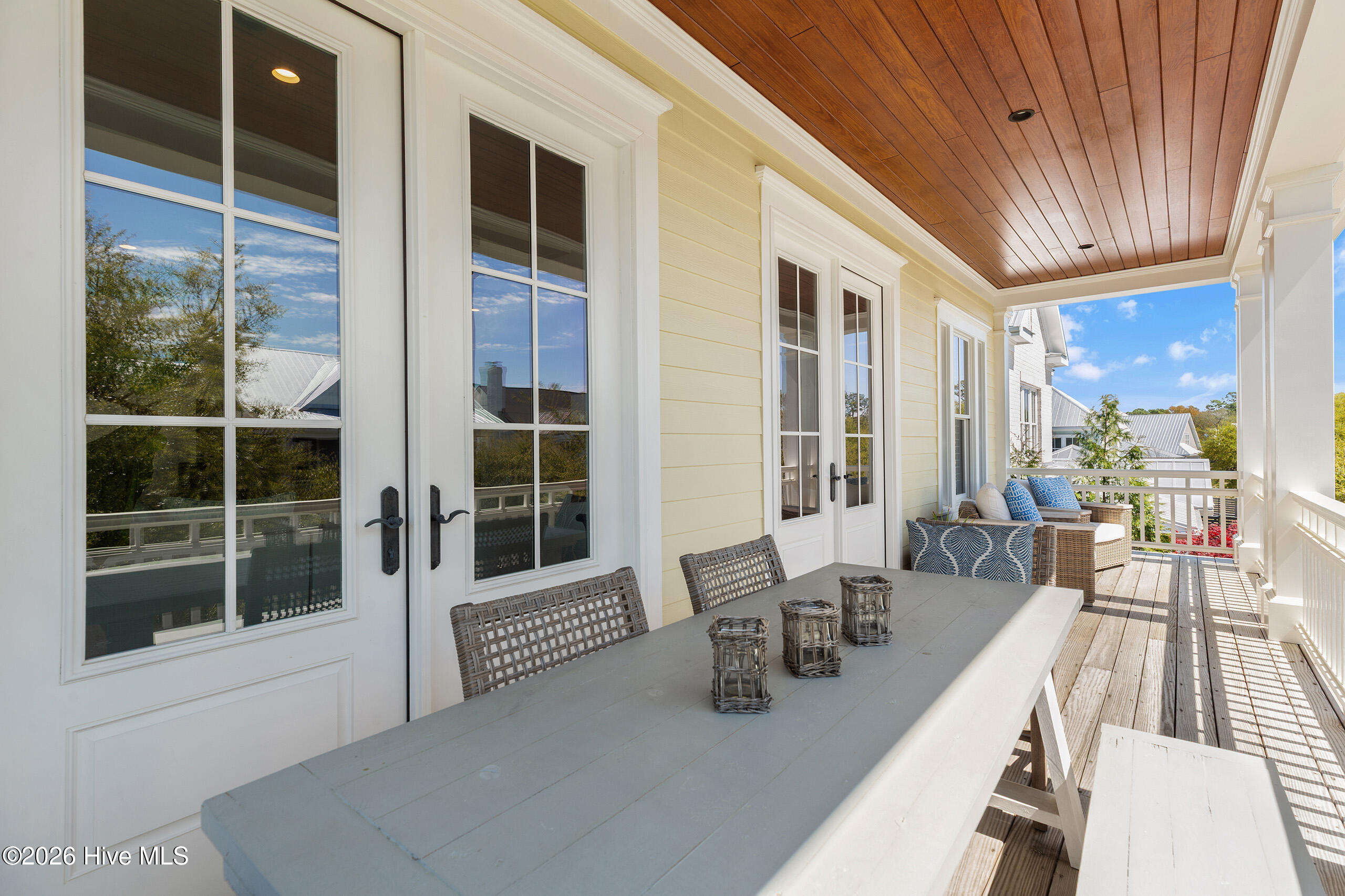 100563719 | Photo 46