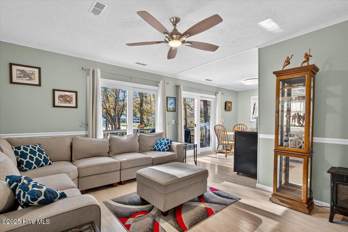 100542492 | Photo 12