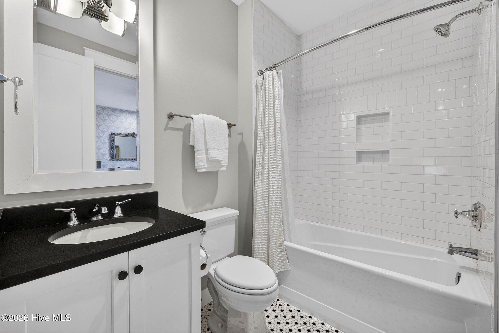 100564836 | Photo 19