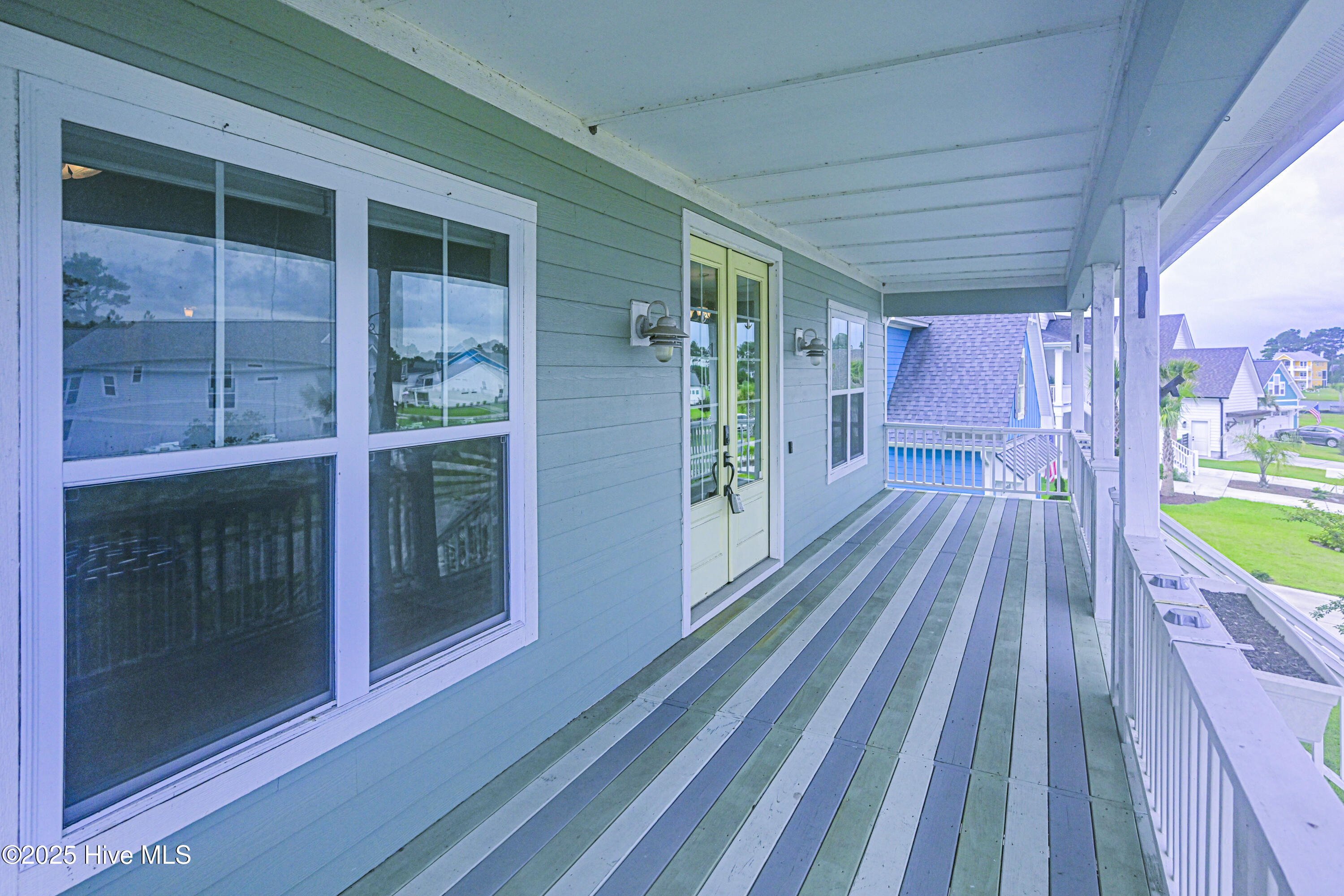 100523770 | Photo 46