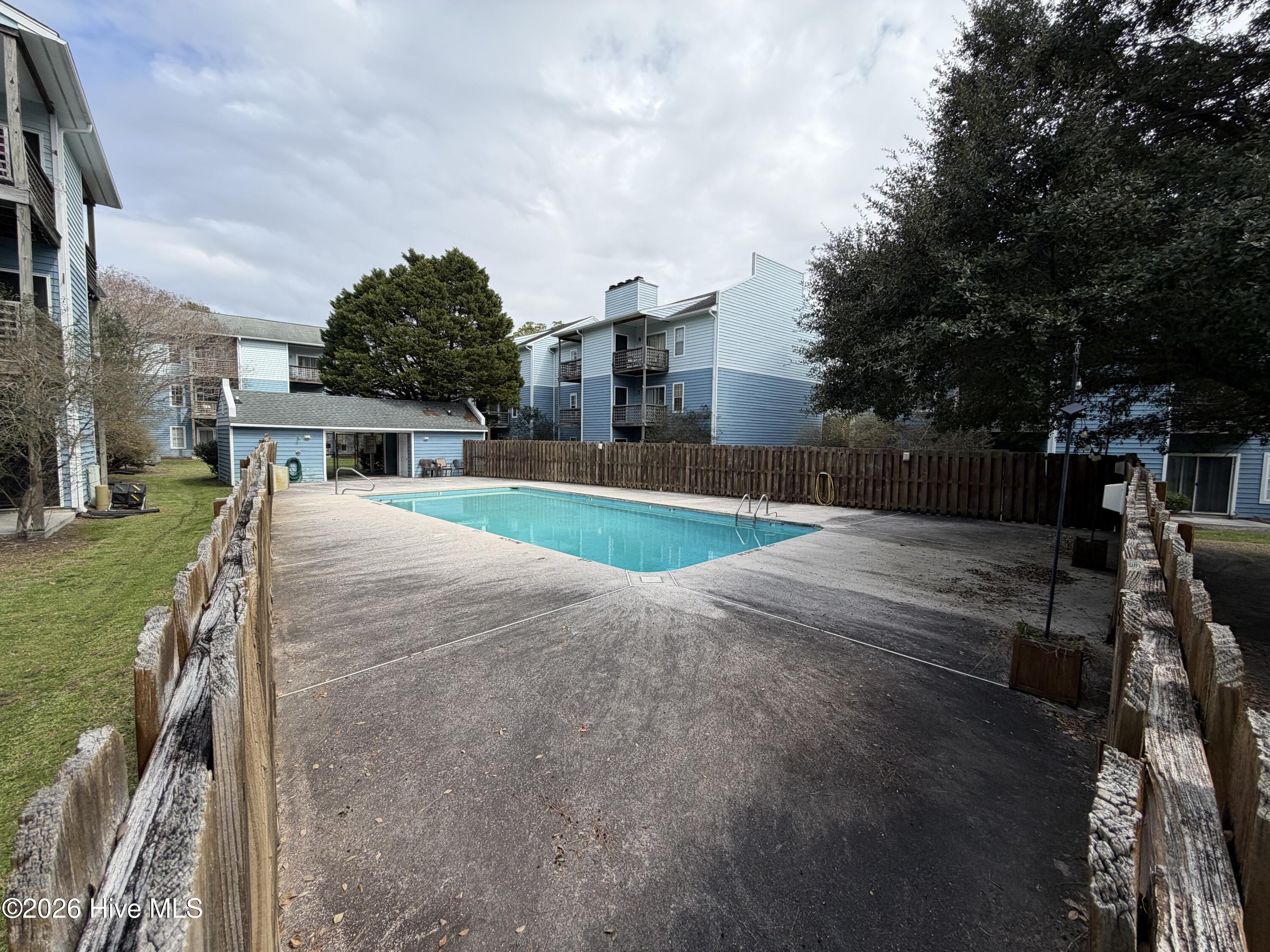 100557898 | Photo 25