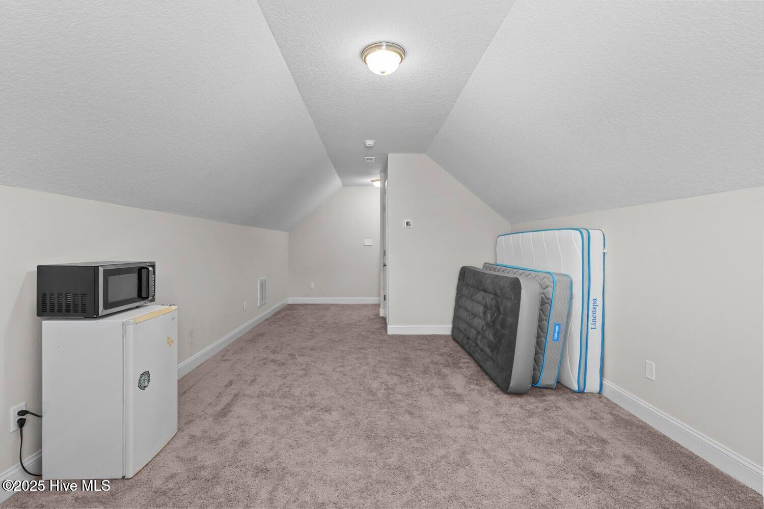 100545840 | Photo 27