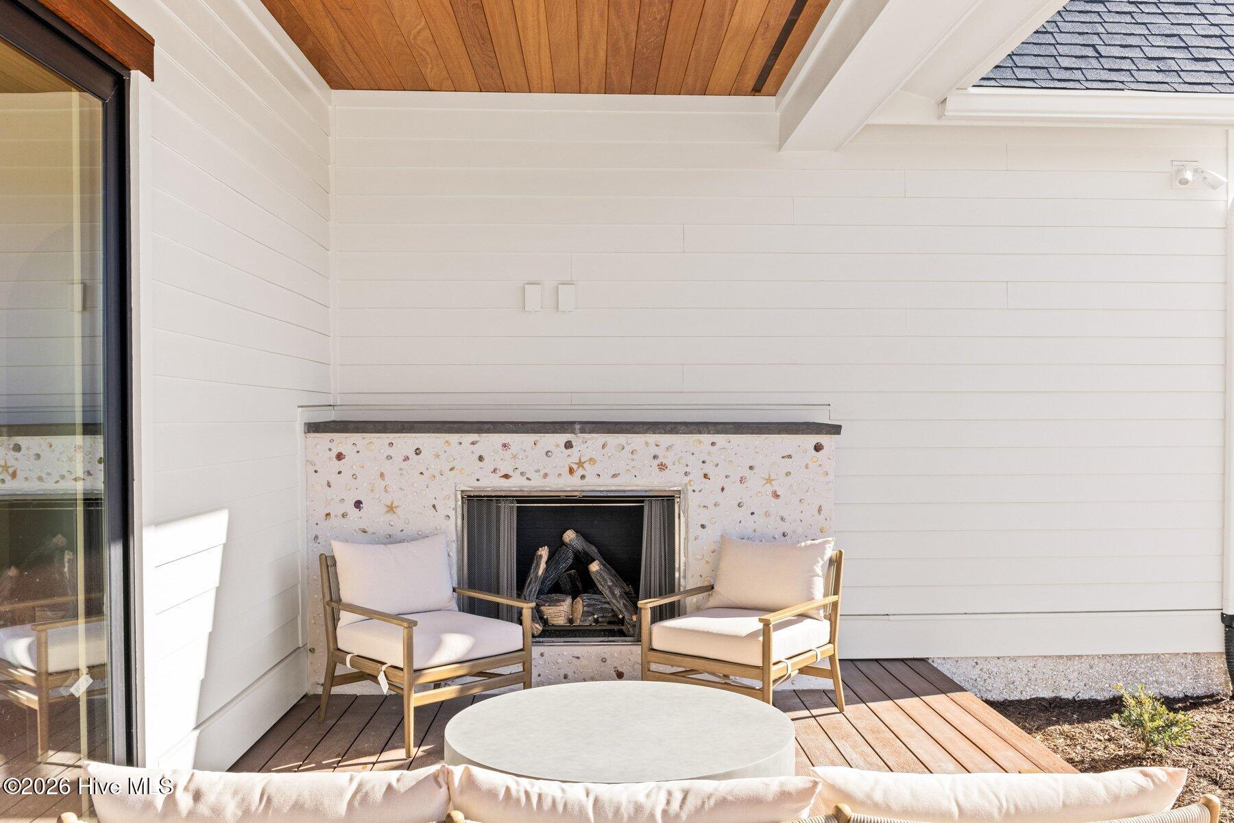 100529848 | Photo 62