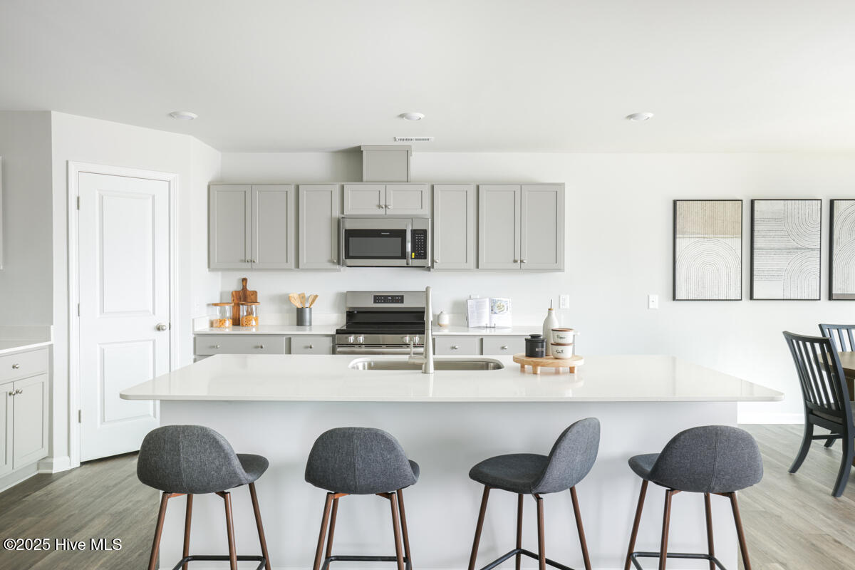 100525097 | Photo 12