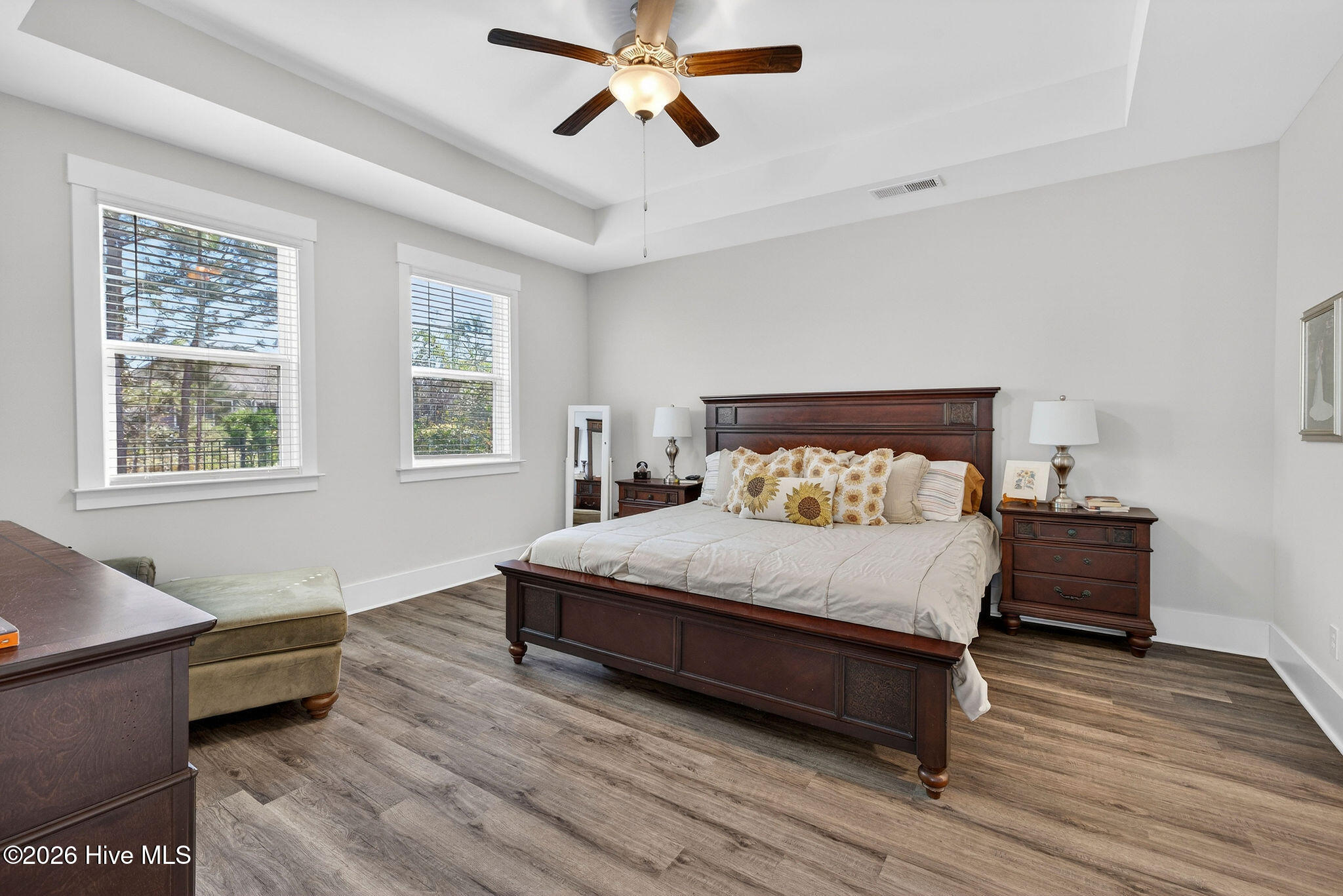 100563457 | Photo 27